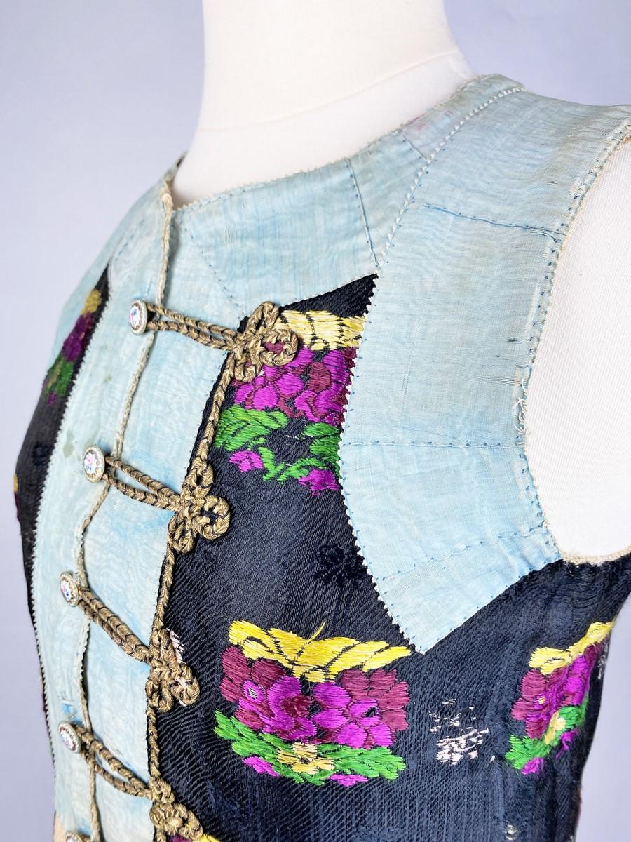 Spanish brocaded silk and hemp camisole - First half of the 19th century In Good Condition For Sale In Toulon, FR