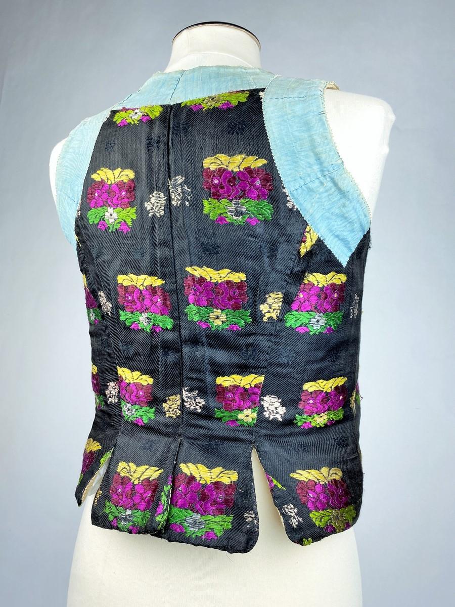 Women's or Men's Spanish brocaded silk and hemp camisole - First half of the 19th century For Sale