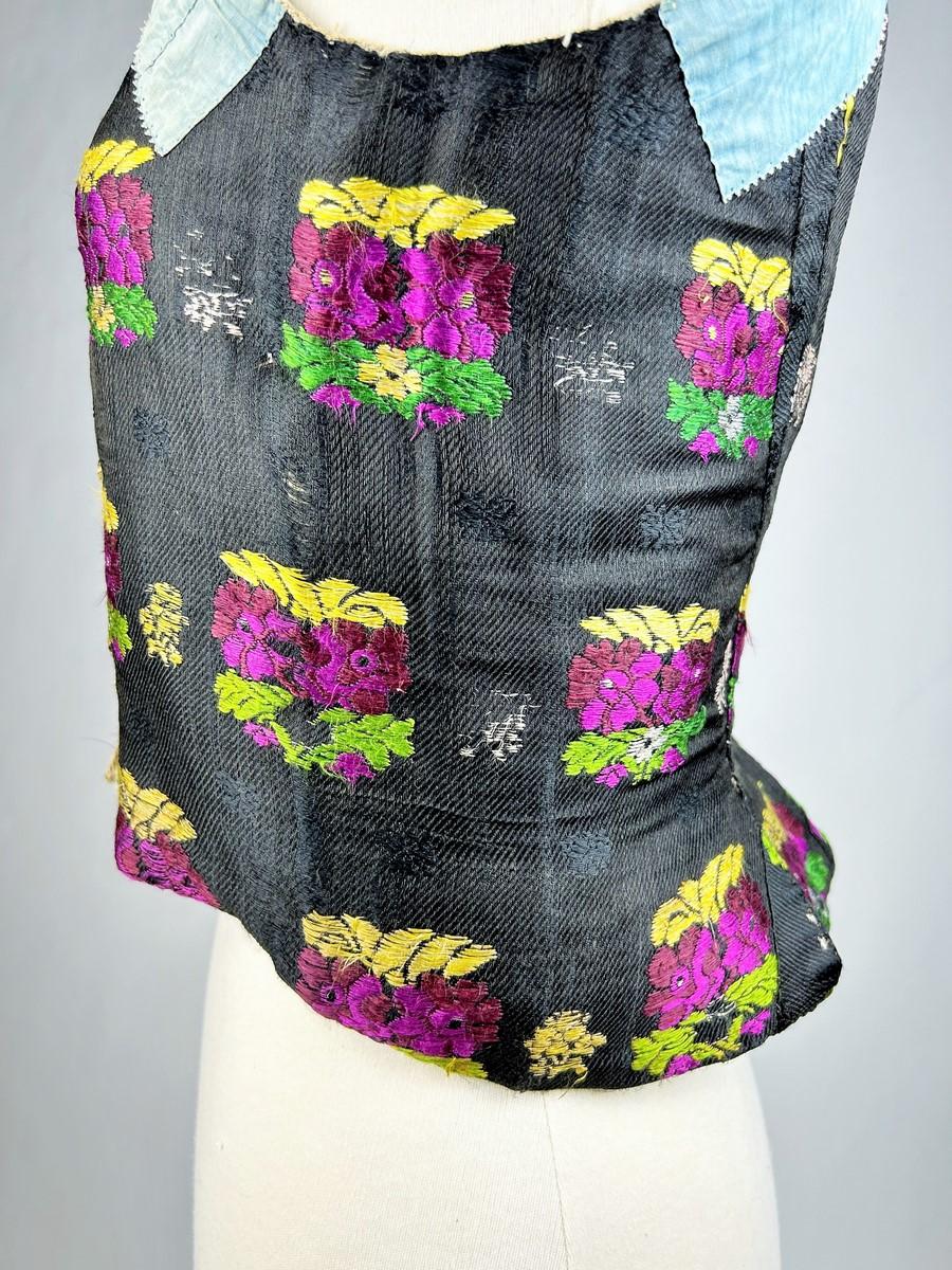 Spanish brocaded silk and hemp camisole - First half of the 19th century For Sale 4