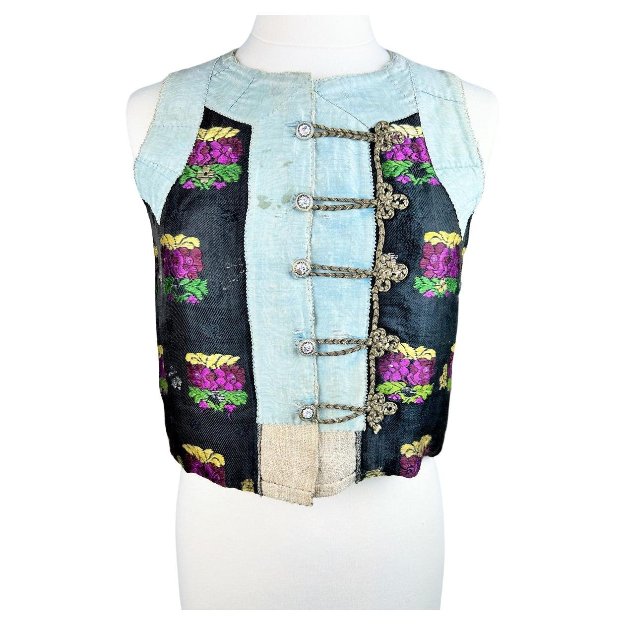 Spanish brocaded silk and hemp camisole - First half of the 19th century For Sale