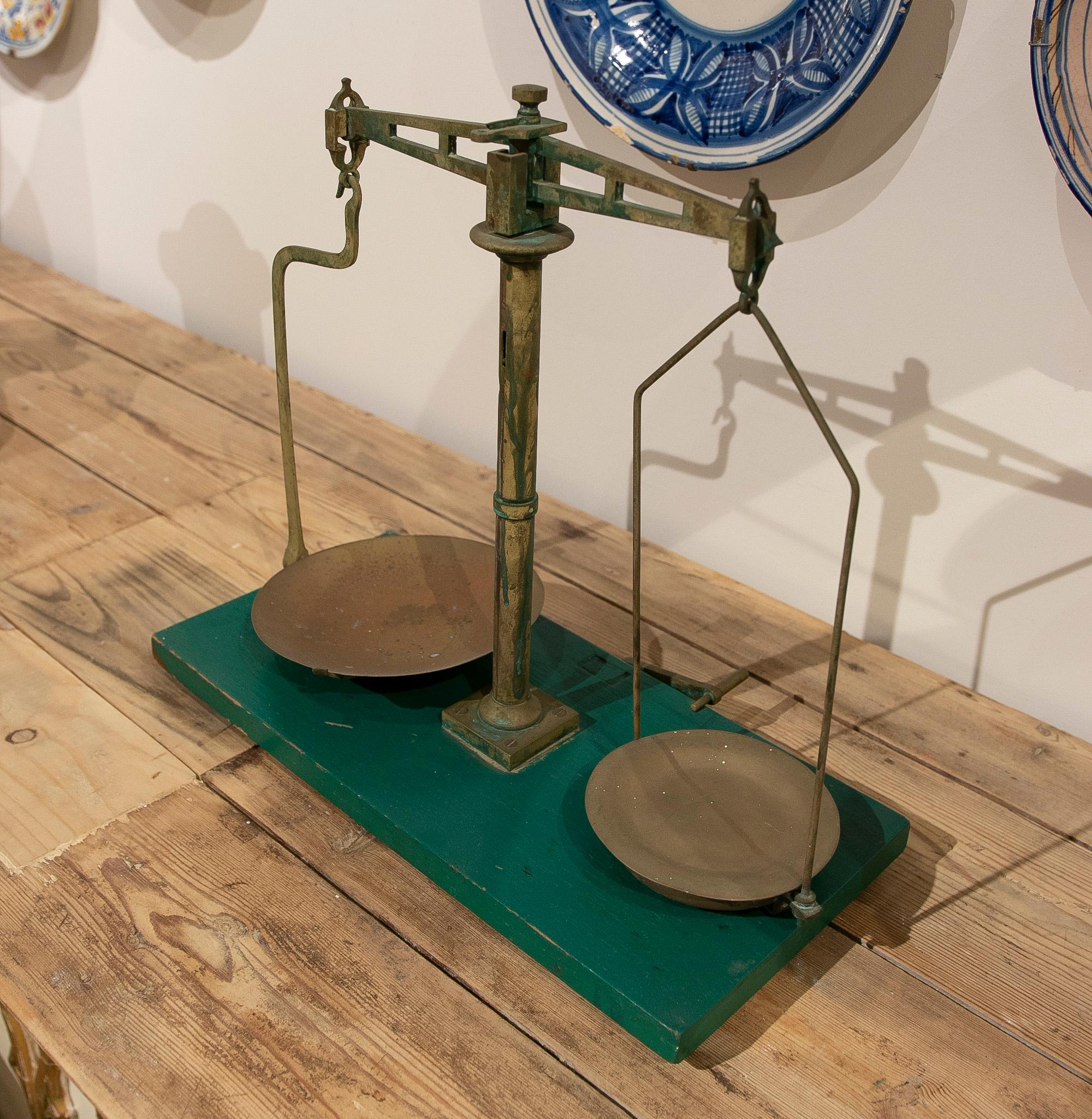 Spanish, Bronze Balance Scale with Green Painted Wooden Stand For Sale 4