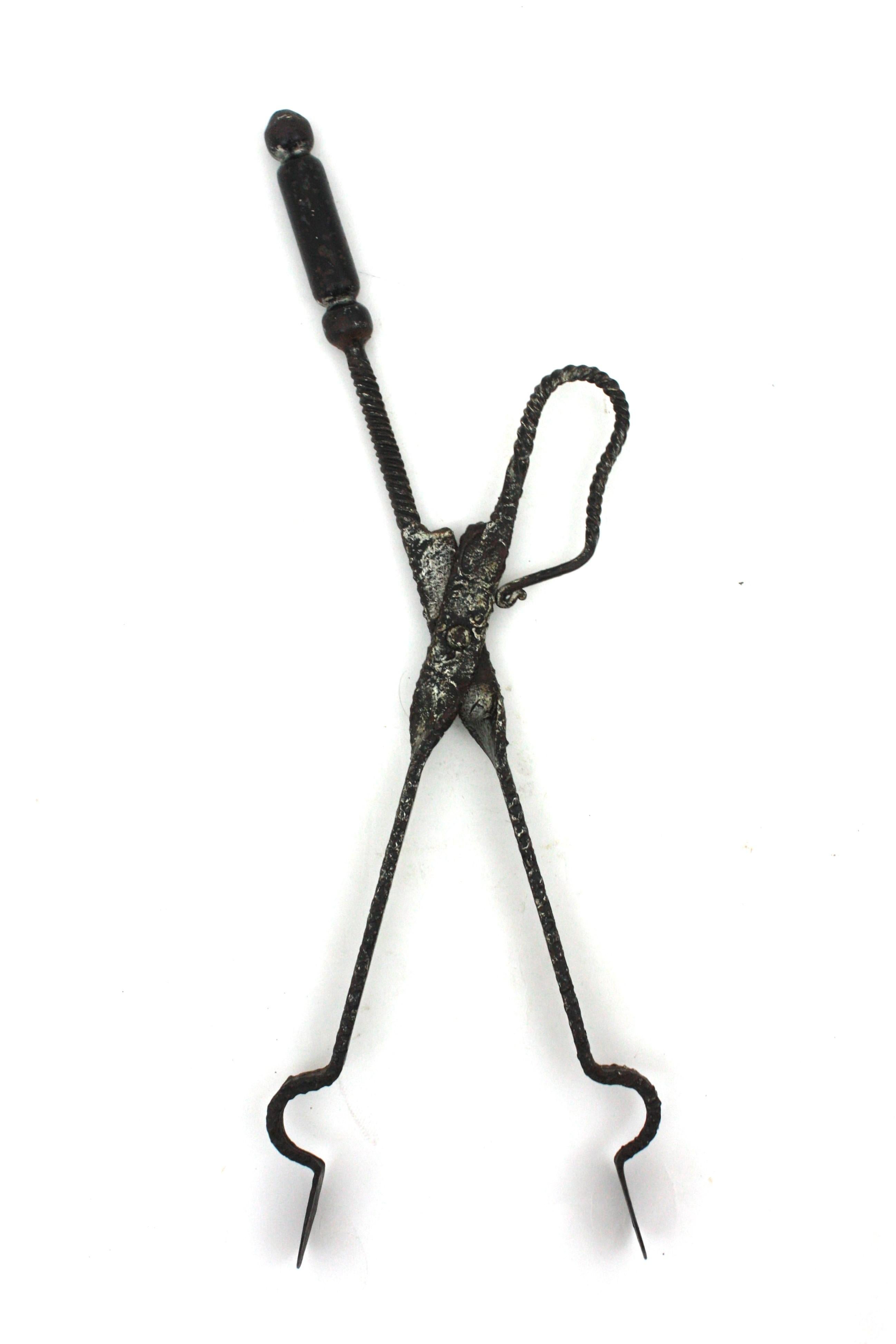 Spanish Brutalist Fireplace Tool Set Stand in Wrought Iron and Scroll Loop Motif For Sale 8