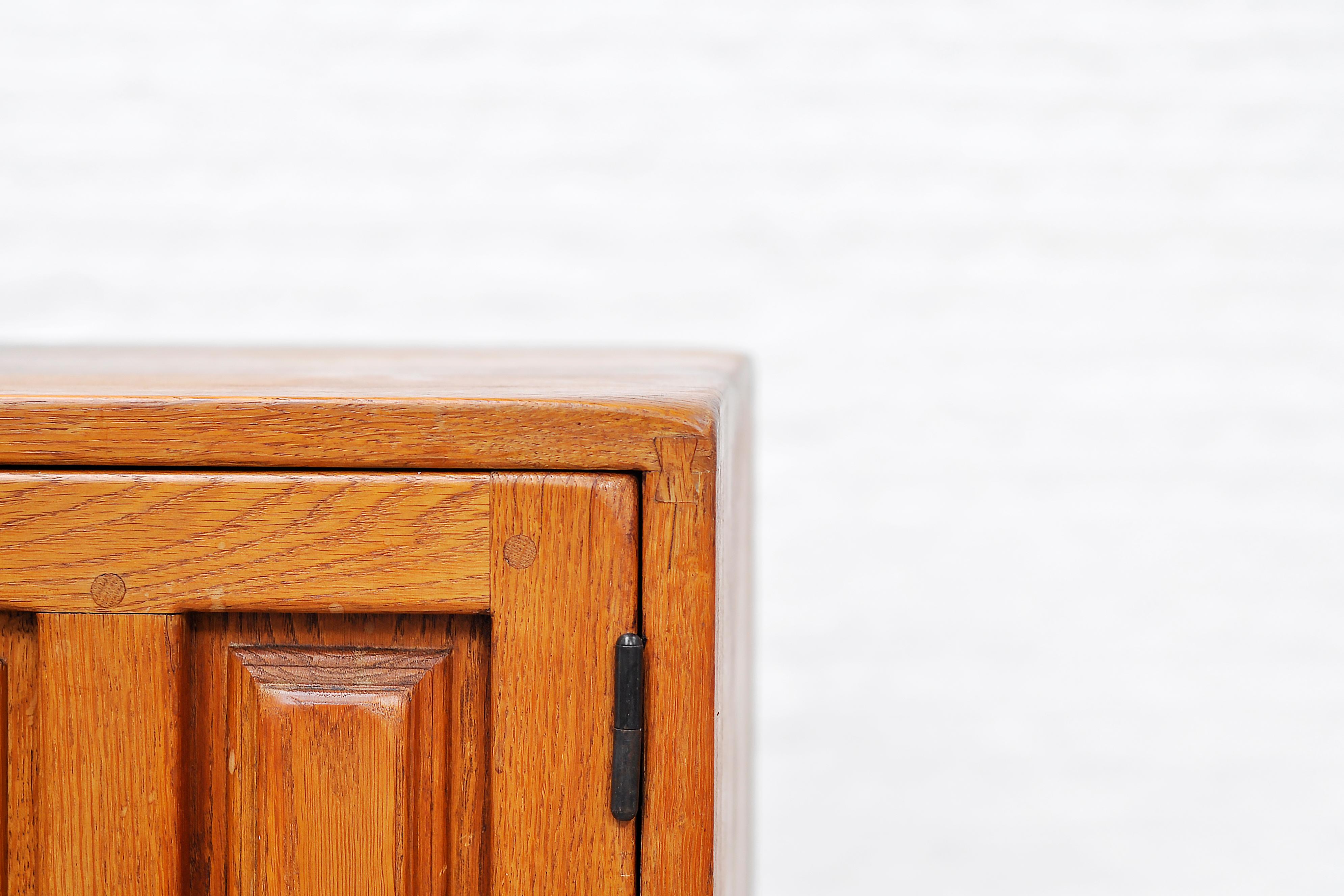 Spanish Brutalist Sideboard in Solid Oak, circa 1940 For Sale 2