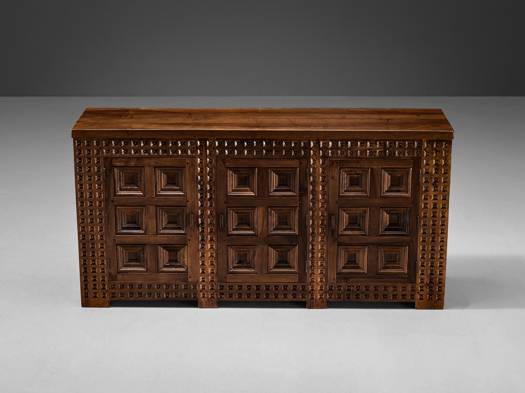 Spanish Brutalist Sideboard with Sophisticated Carvings in Walnut  In Good Condition For Sale In Waalwijk, NL