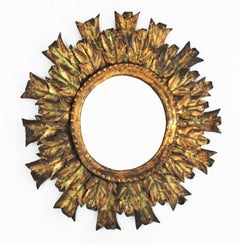 Espejo Brutalista Español Sunburst en Metal Dorado, Años 50