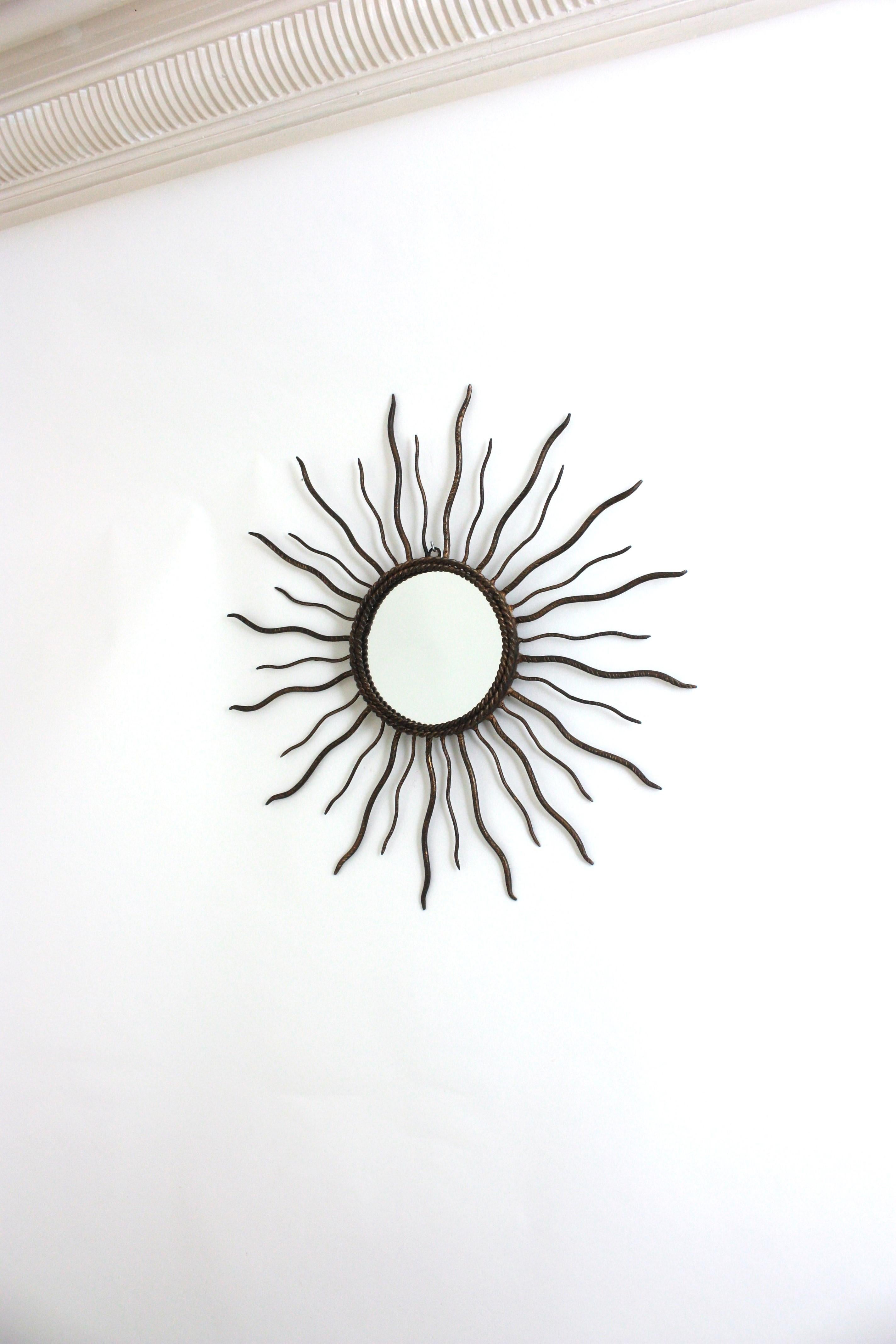 Spanish Brutalist Sunburst Mirror in Parcel Gilt Iron, 1950s For Sale 5