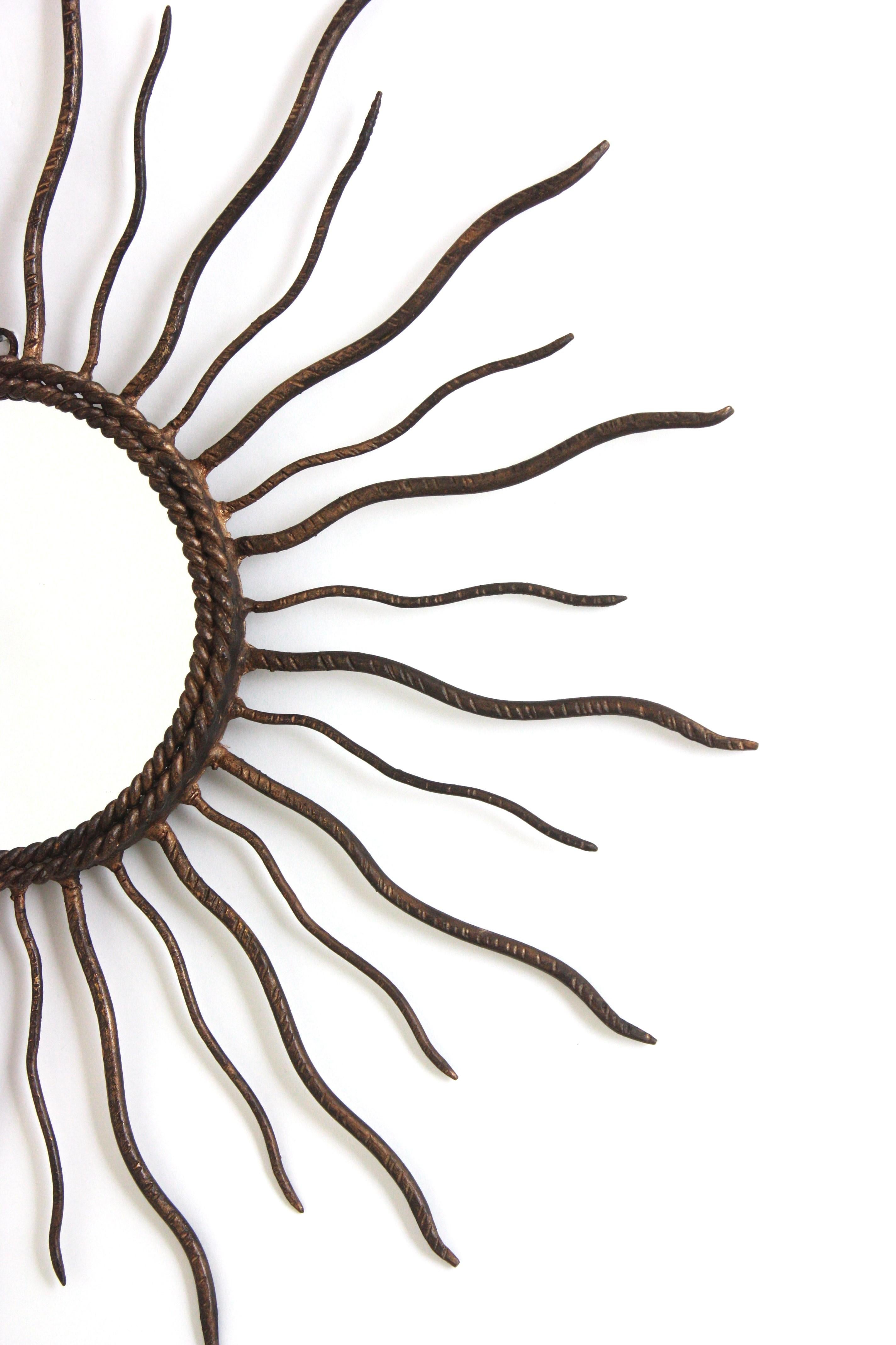 Spanish Brutalist Sunburst Mirror in Parcel Gilt Iron, 1950s For Sale 6