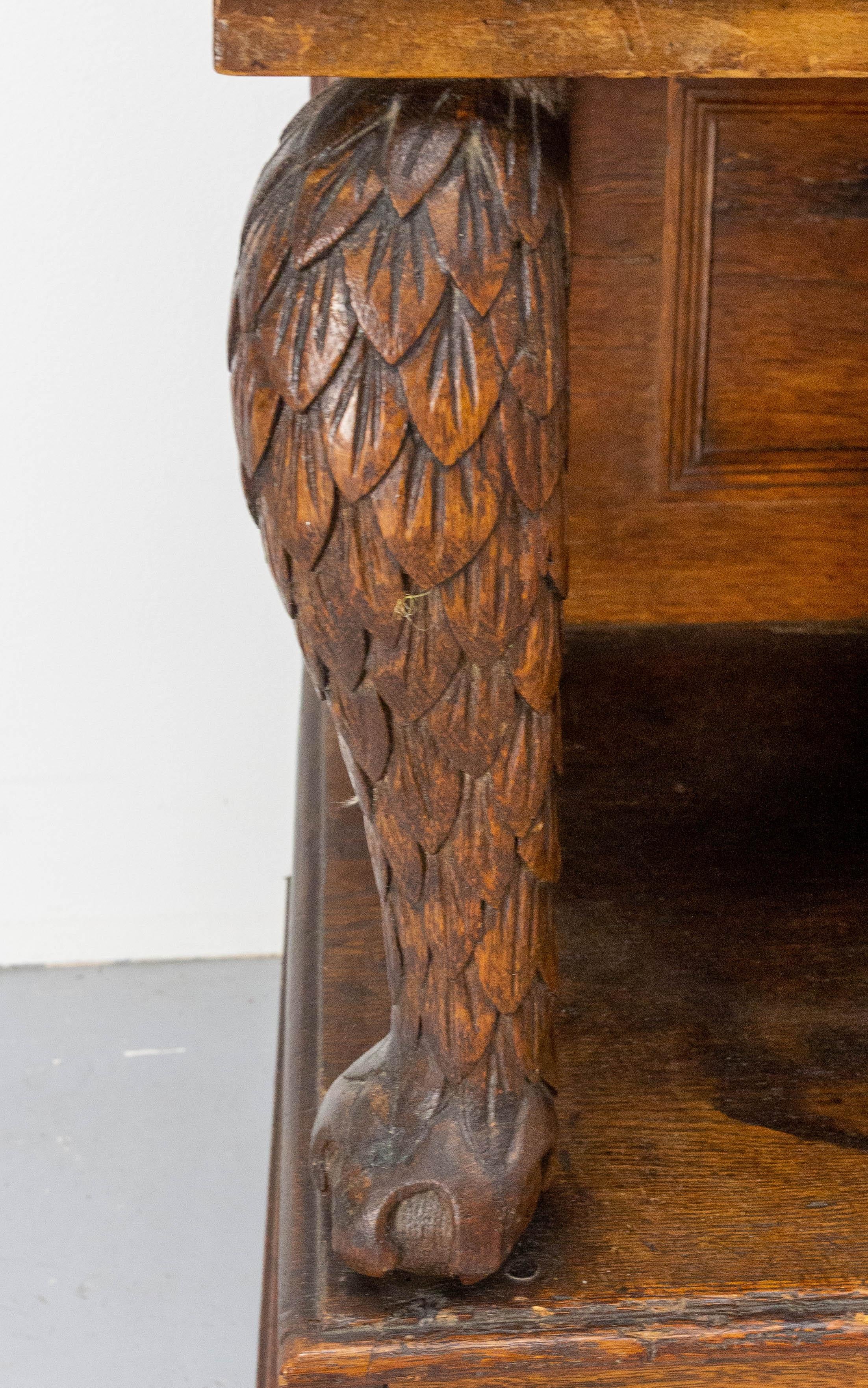 Crédence espagnole  Double enfilade en chêne à pattes de lion, 18ème siècle en vente 6