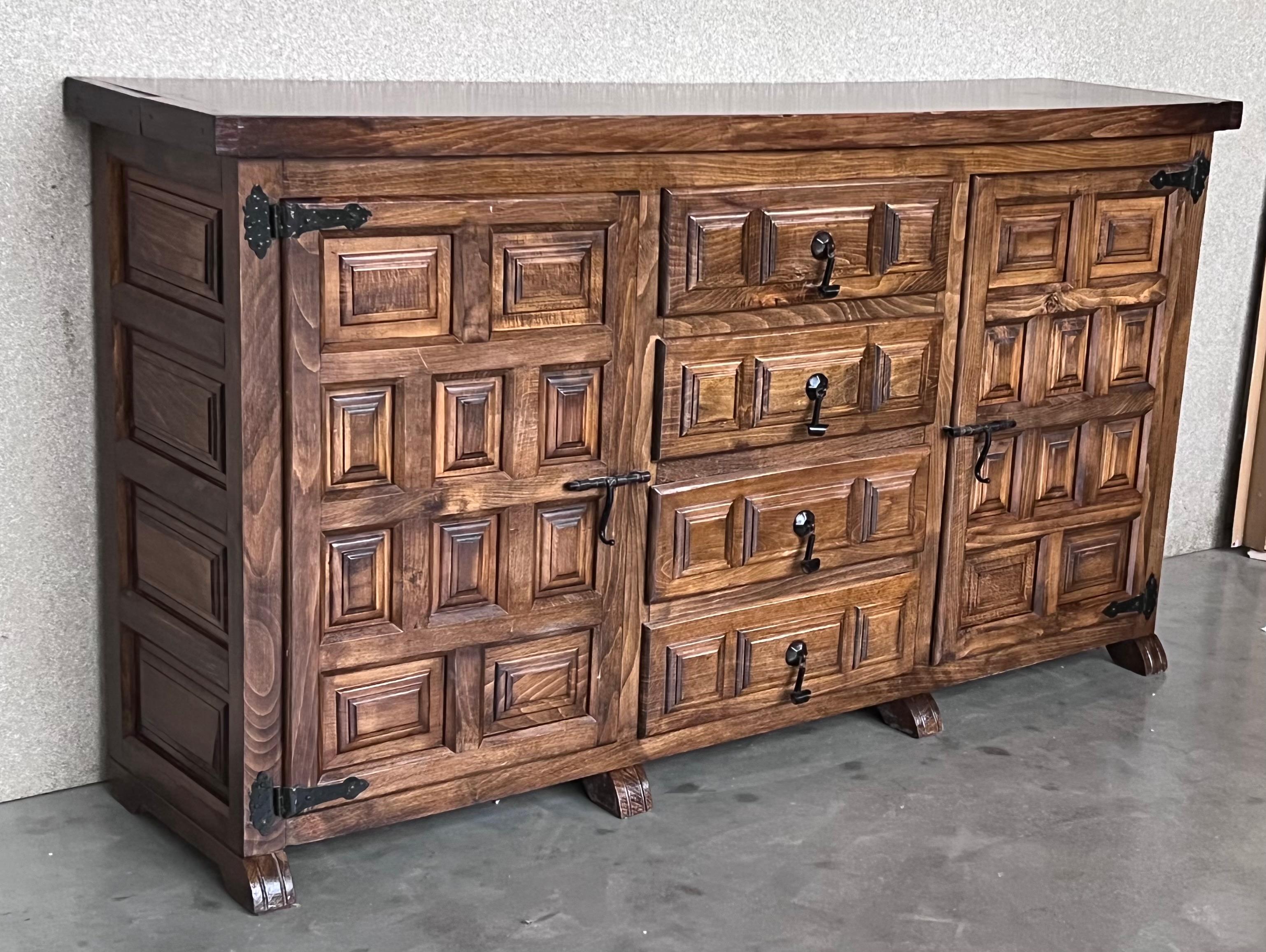 Spanish Buffet or Cabinet with Thre Doors and Central Drawers with Iron Hardware In Good Condition For Sale In Miami, FL