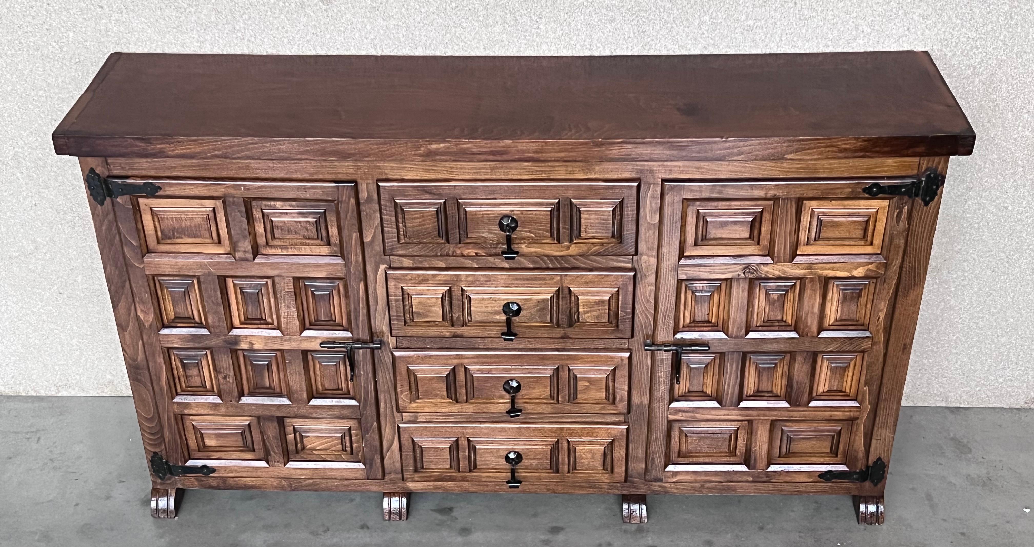 Spanish Buffet or Cabinet with Thre Doors and Central Drawers with Iron Hardware For Sale 1