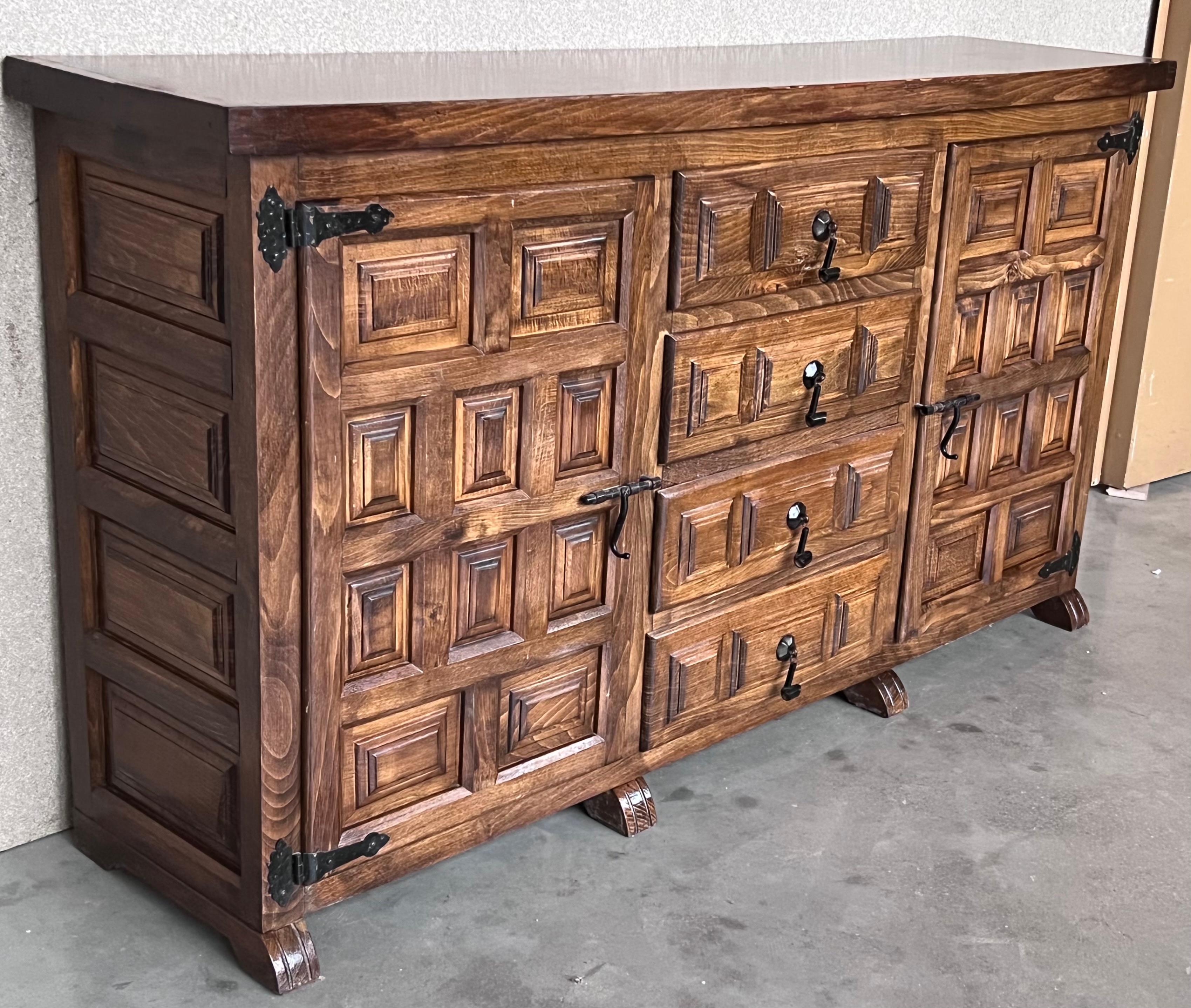 Spanish Buffet or Cabinet with Thre Doors and Central Drawers with Iron Hardware For Sale 2