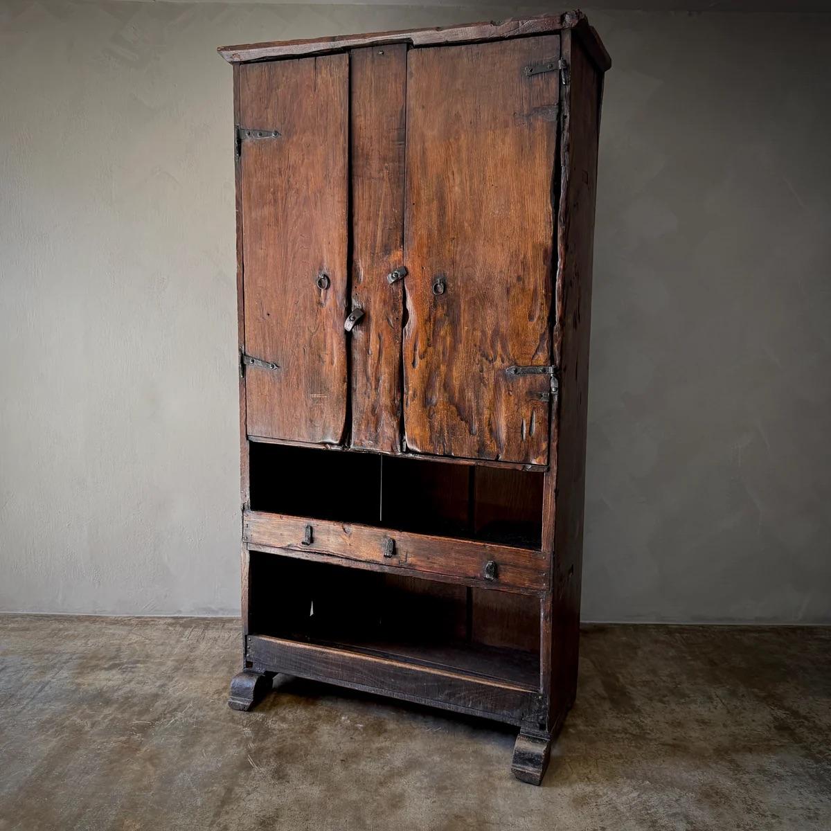 Gabinetto spagnolo in vendita 2
