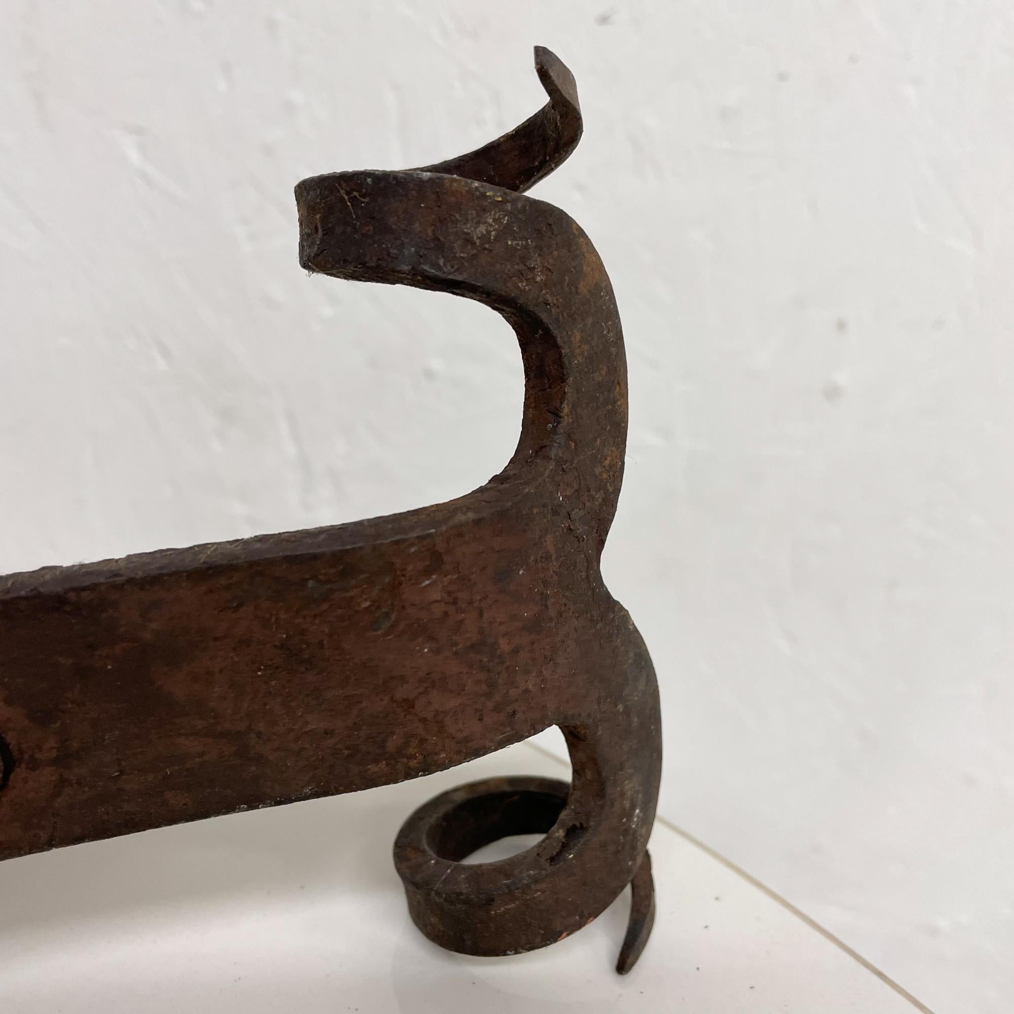 1940s Spanish Colonial Rustic Iron Scroll Five Arm Candle Holder  For Sale 7