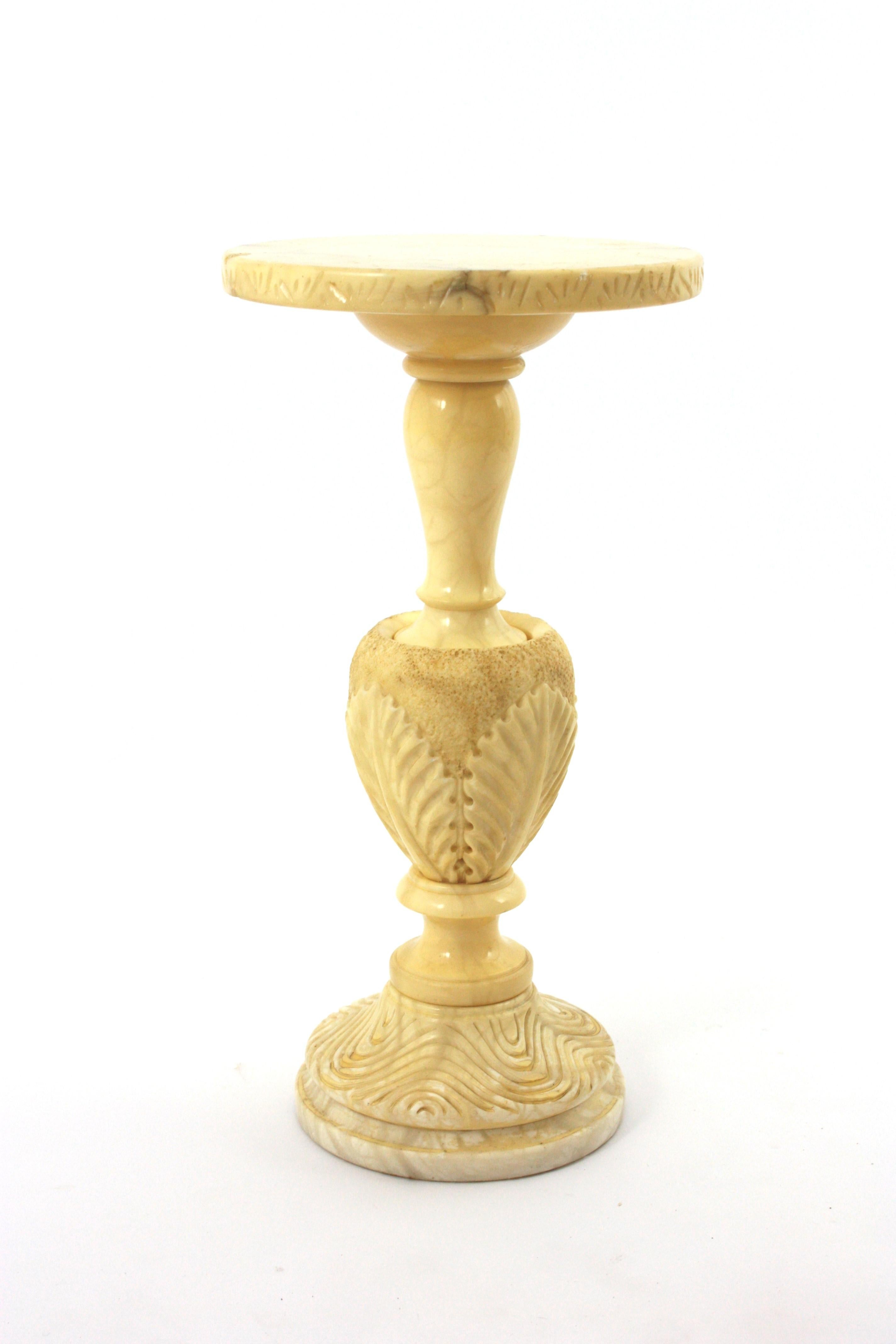 Spanish Carved Alabaster Gueridon Table / Side Table, 1940s For Sale 7