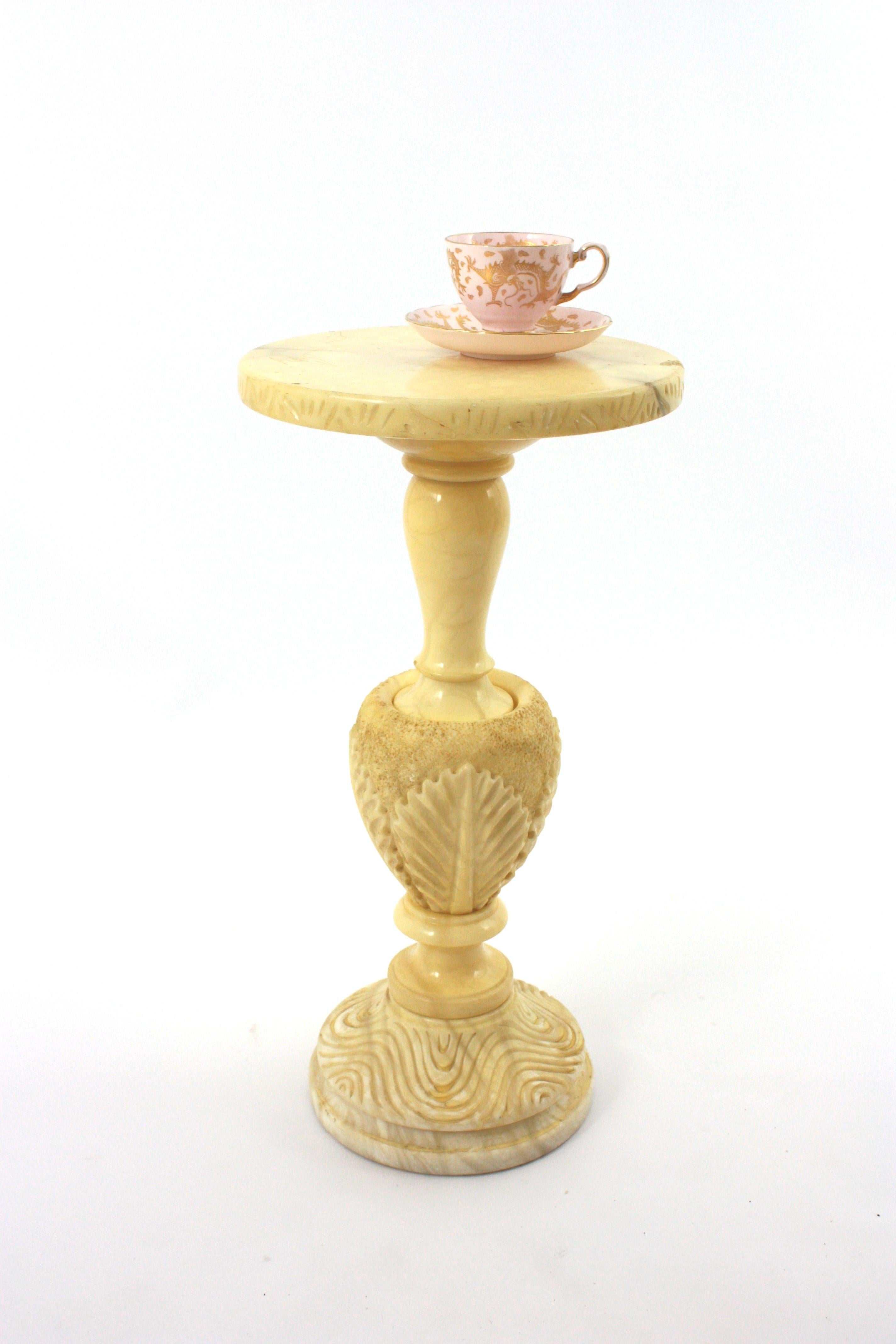 Spanish Carved Alabaster Gueridon Table / Side Table, 1940s For Sale 1