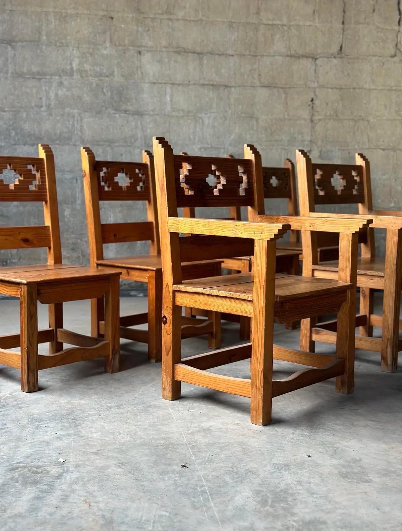 Sedie da pranzo intagliate spagnole, set da 6 in vendita 3