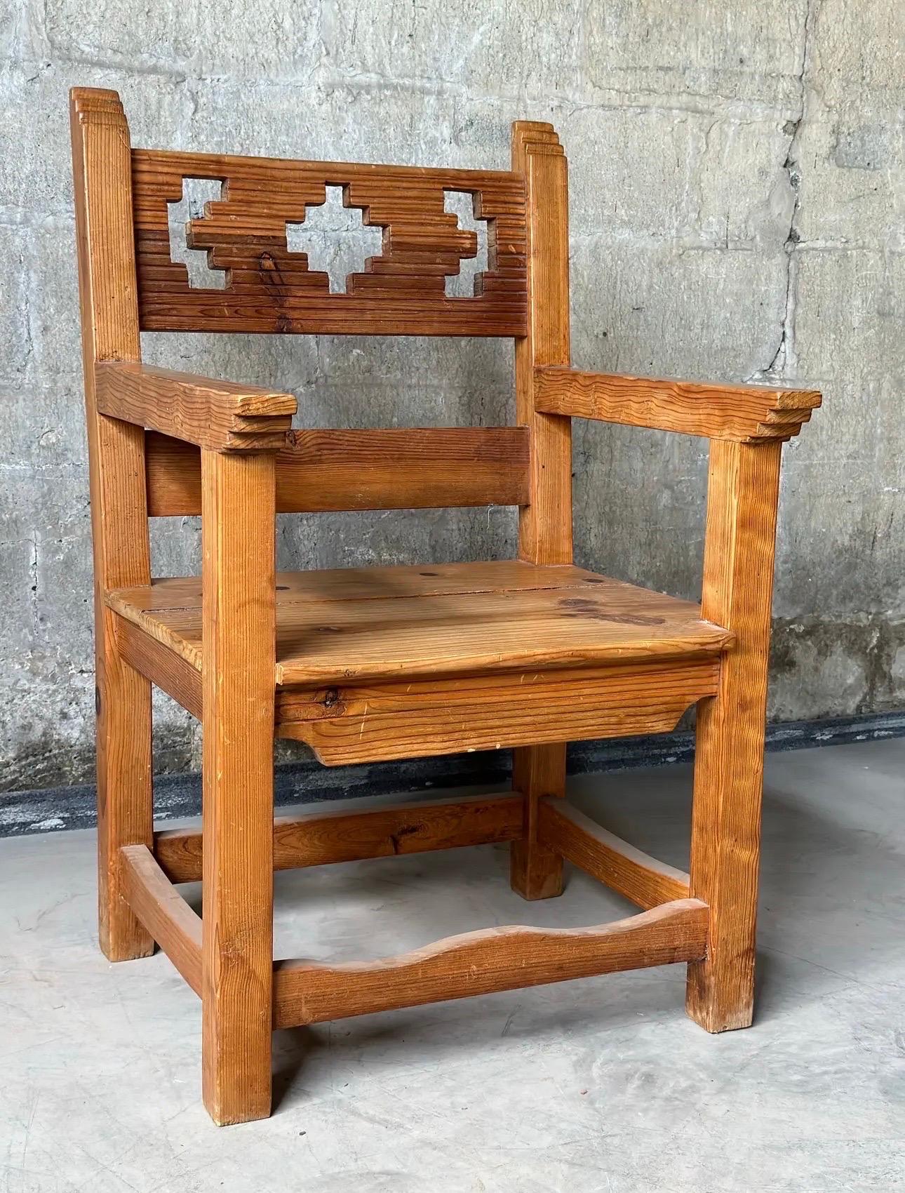 Spanish Carved Dining Chairs, Set of 6 In Good Condition For Sale In Hudson, NY