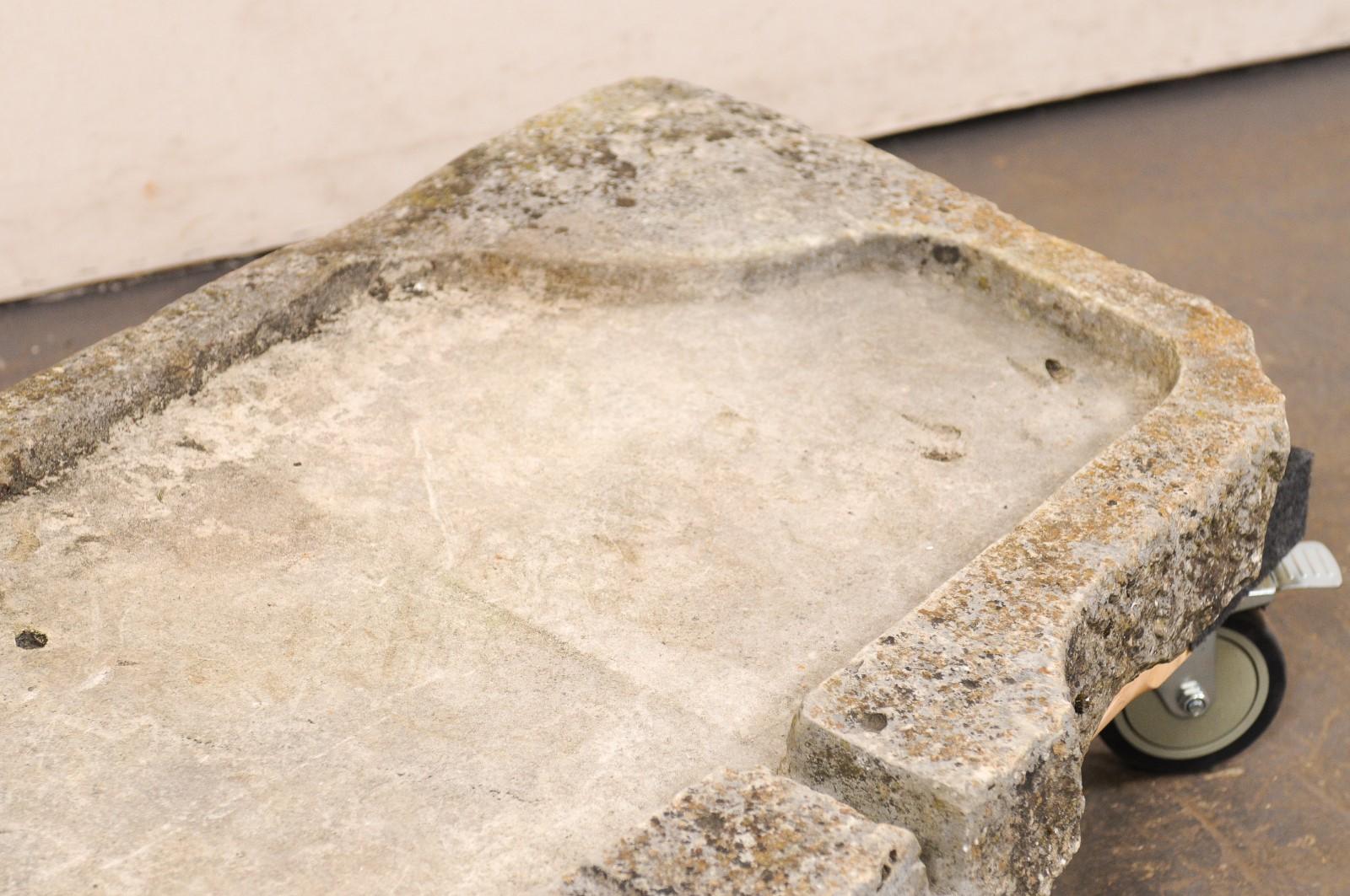 Artesa española de piedra caliza tallada, S. XIX siglo XIX en venta