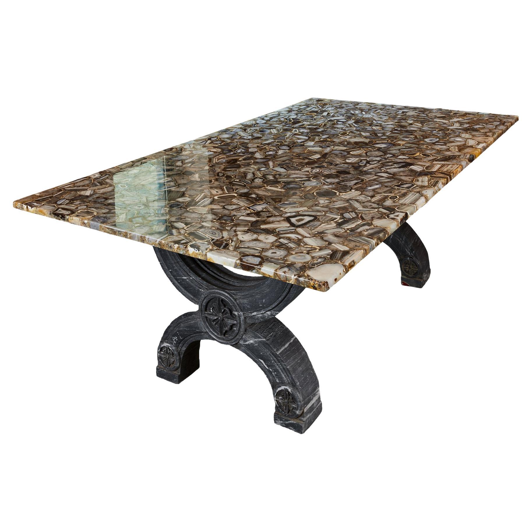 Table de salle à manger espagnole sculptée en marbre et mosaïque d'agate