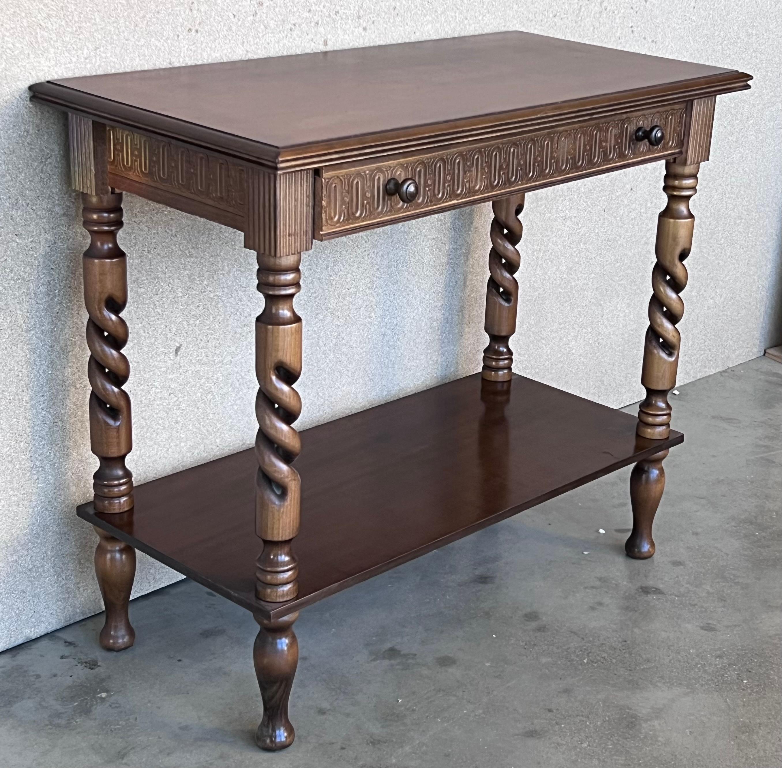 Spanish Carved Walnut Wood Little Catalan Spanish Console Table In Good Condition In Miami, FL