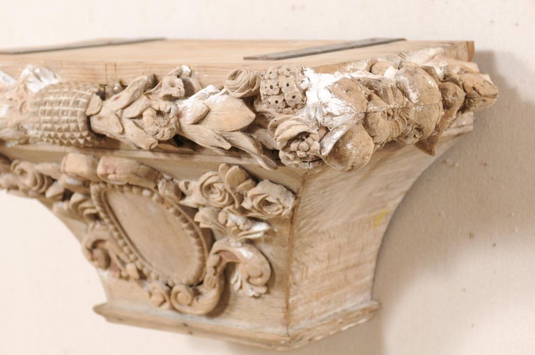 Spanish Carved-Wood Capital Decorative Architectural Wall Bracket, 19th Century For Sale 4