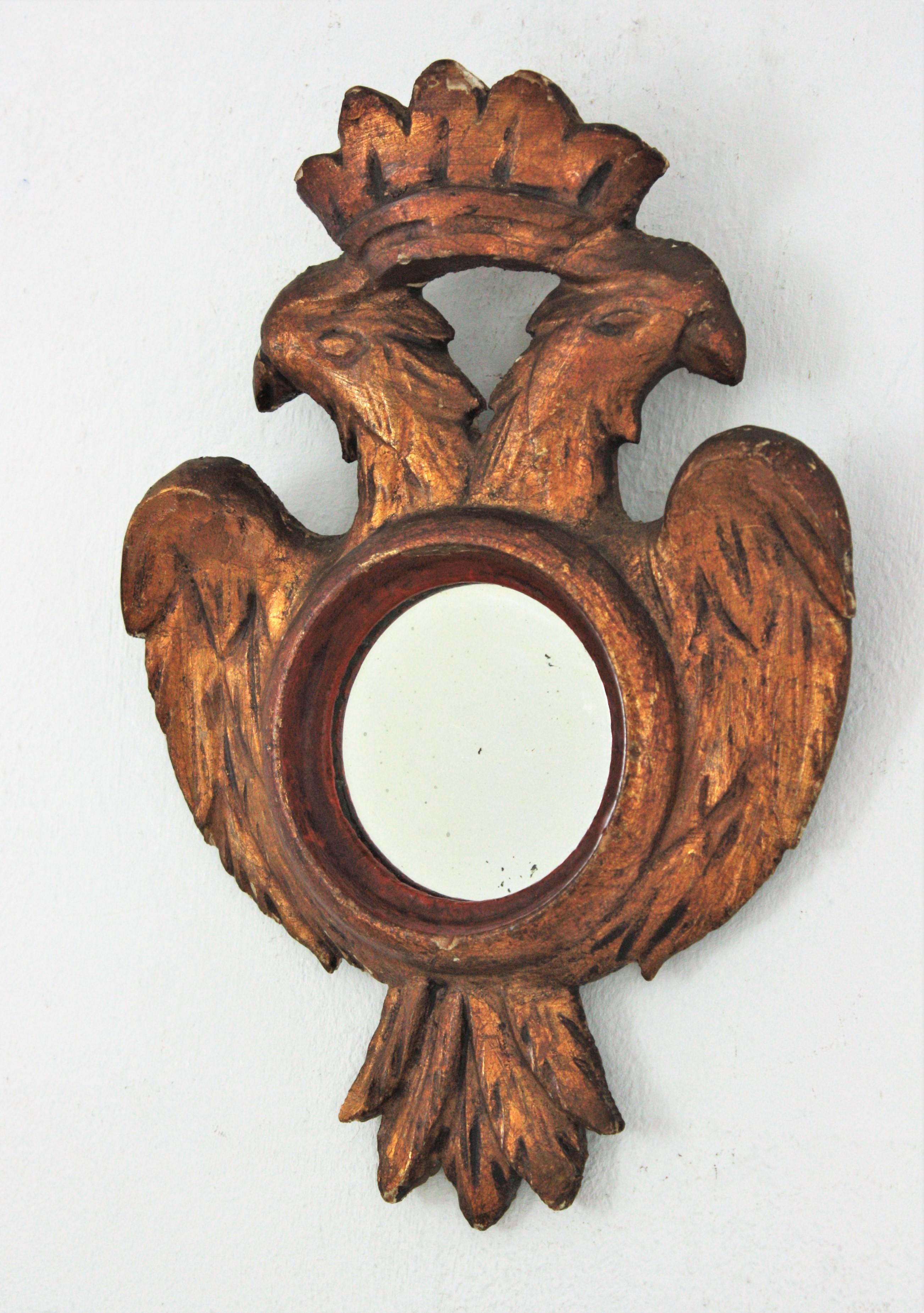 Spanischer geschnitzter doppelköpfiger Adler-Mini-Spiegel aus Holz, Spanisch im Angebot 3