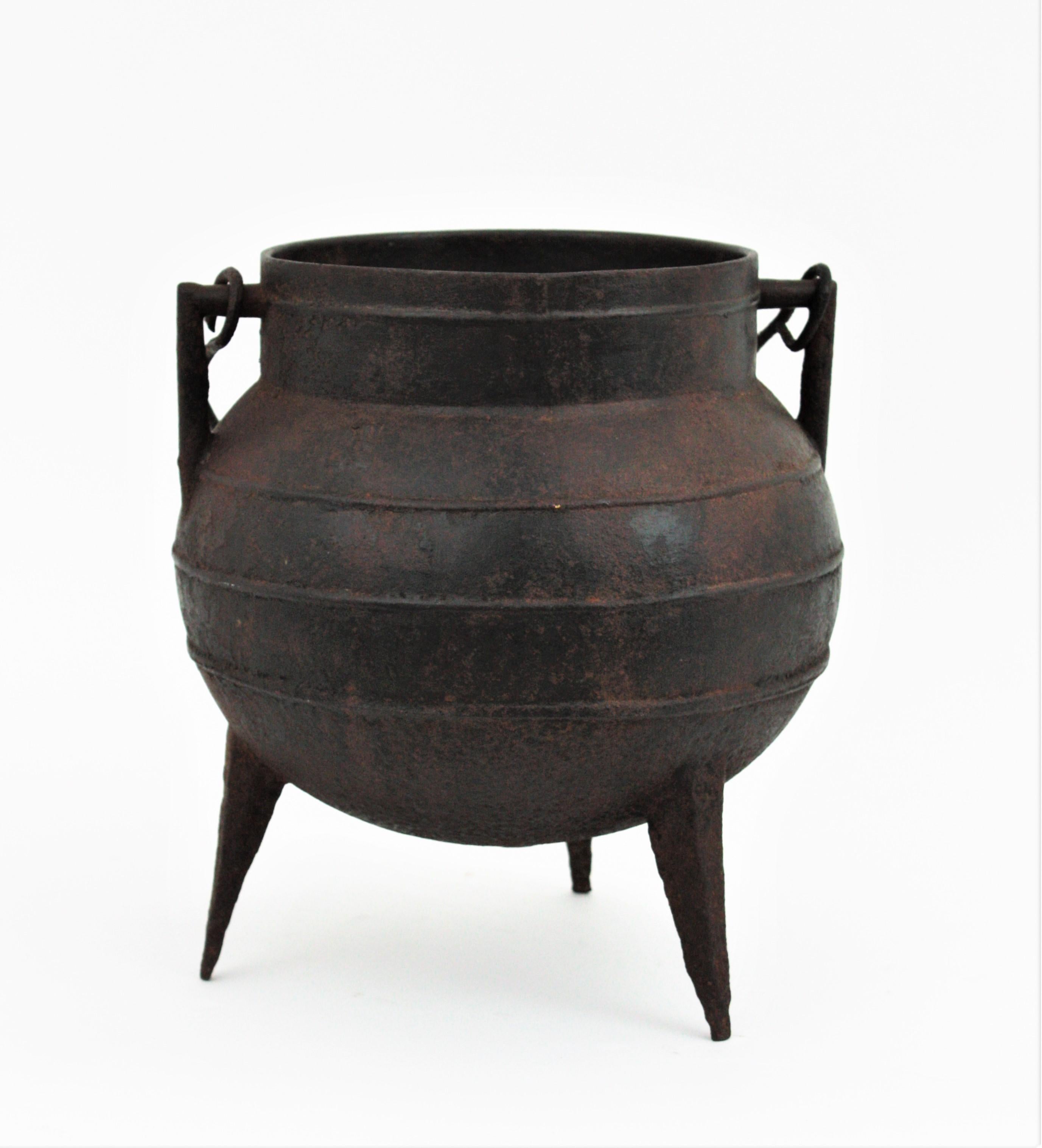 Spanish Cast Iron Cauldron Kitchen Pot Ice Bucket  For Sale 2
