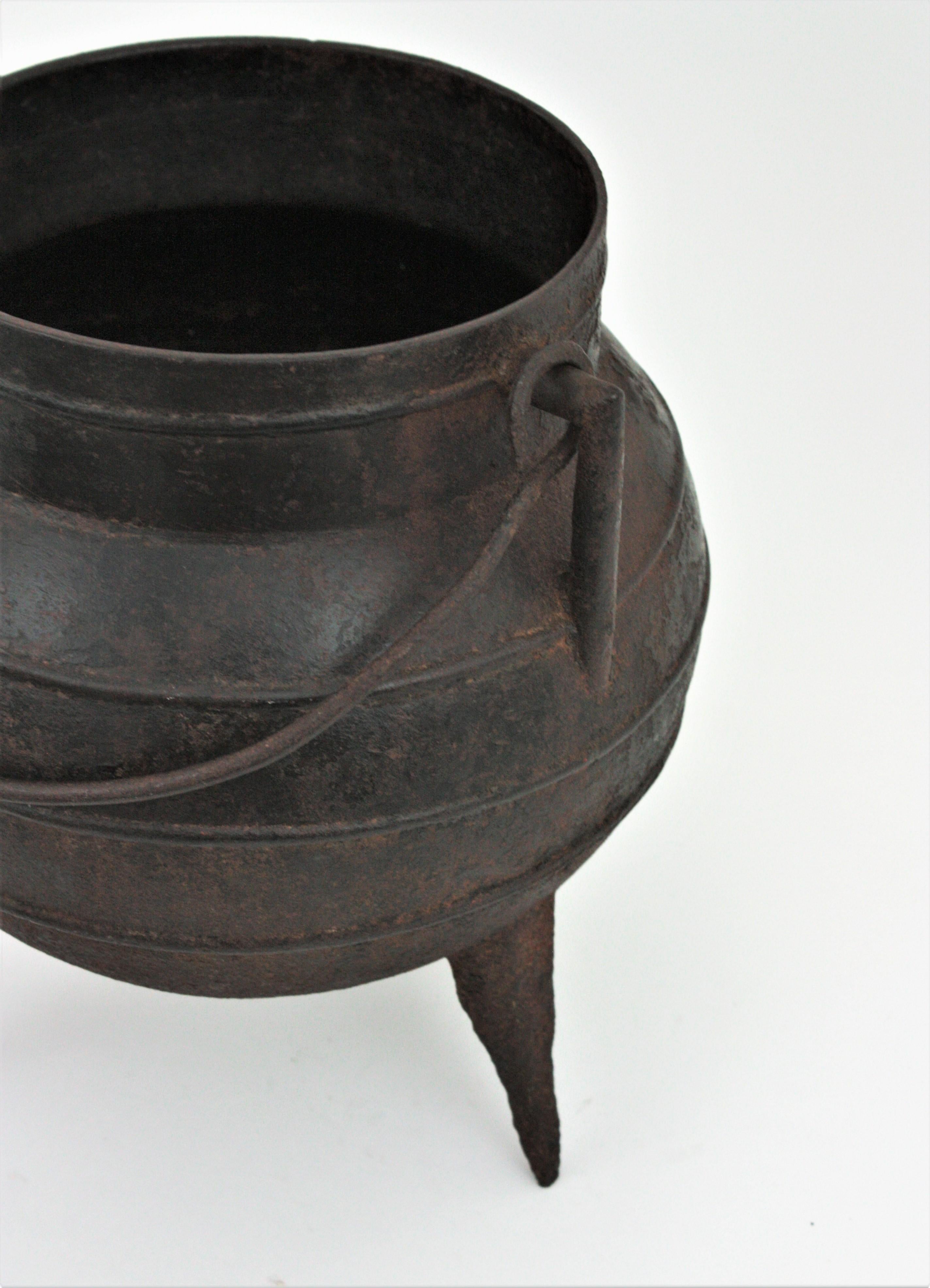 Spanish Cast Iron Cauldron Kitchen Pot Ice Bucket  For Sale 5
