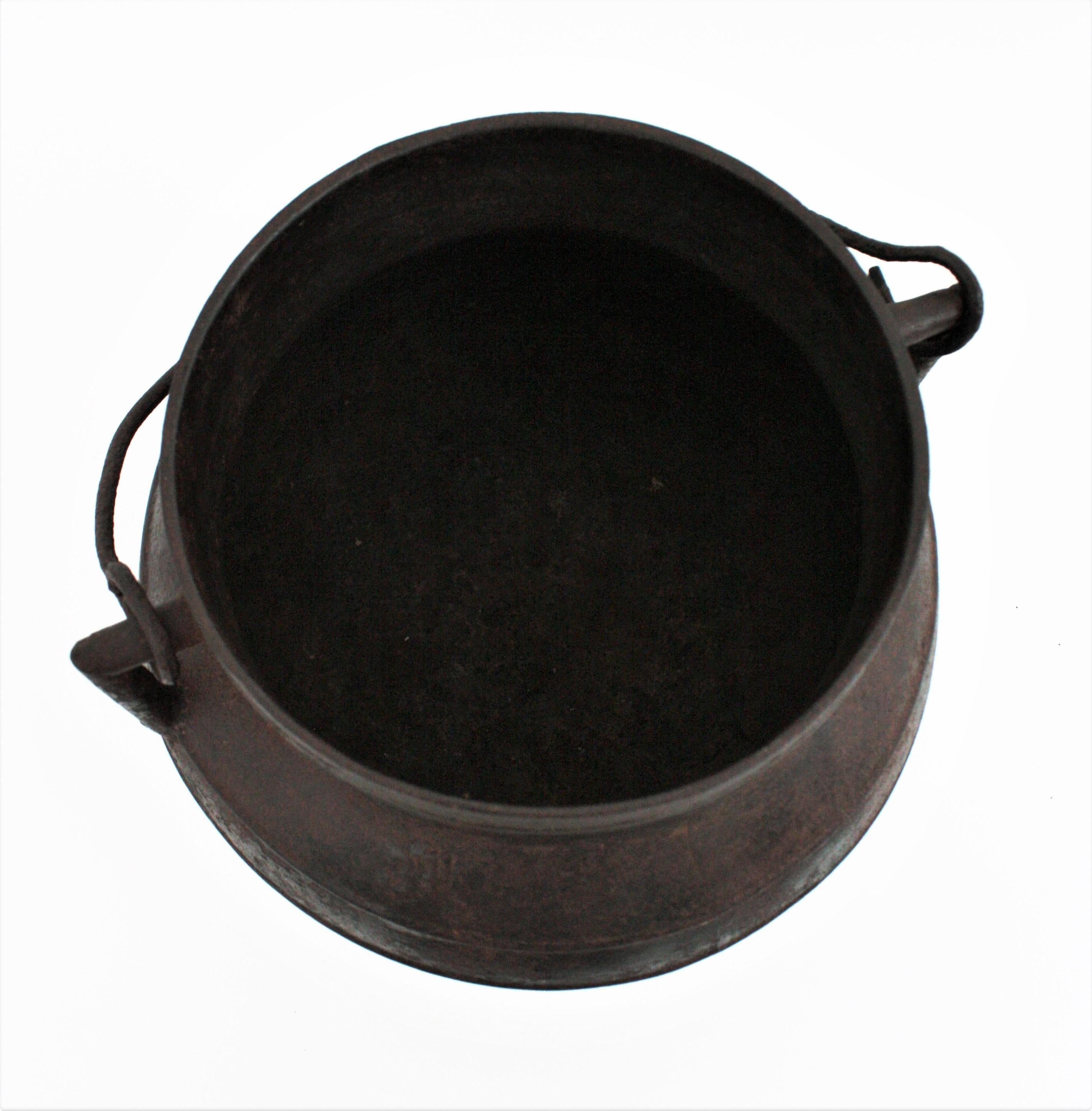 Spanish Cast Iron Cauldron Kitchen Pot Ice Bucket  For Sale 7