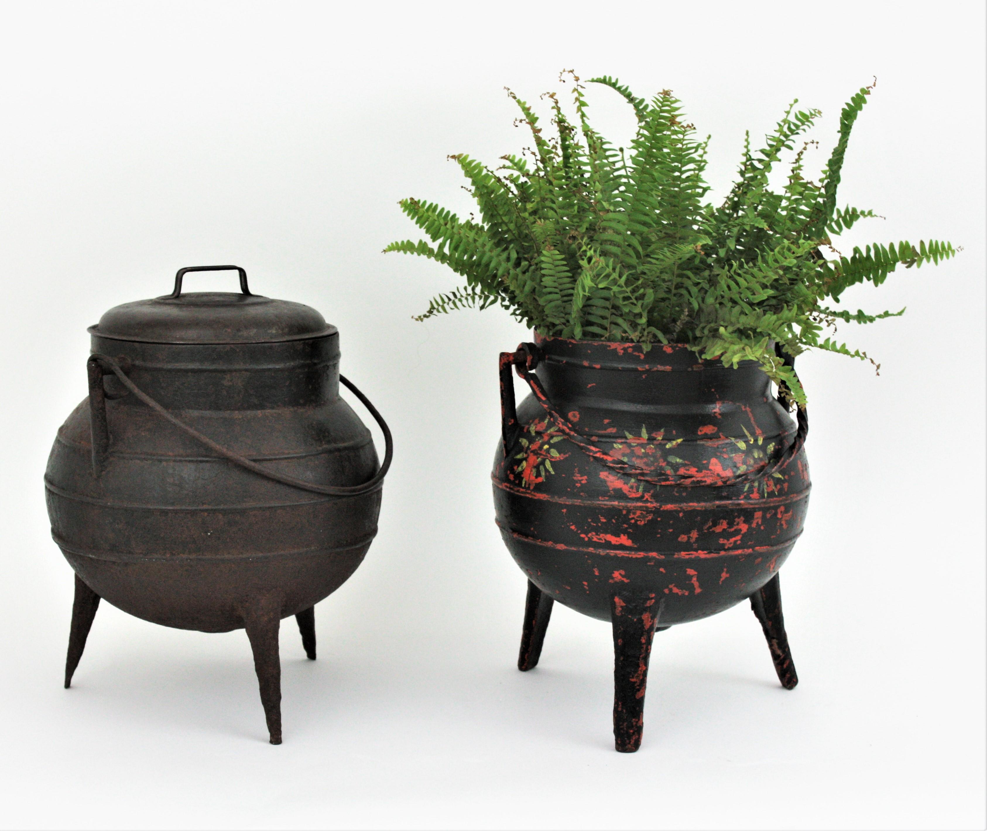 cauldron shaped cooking pot