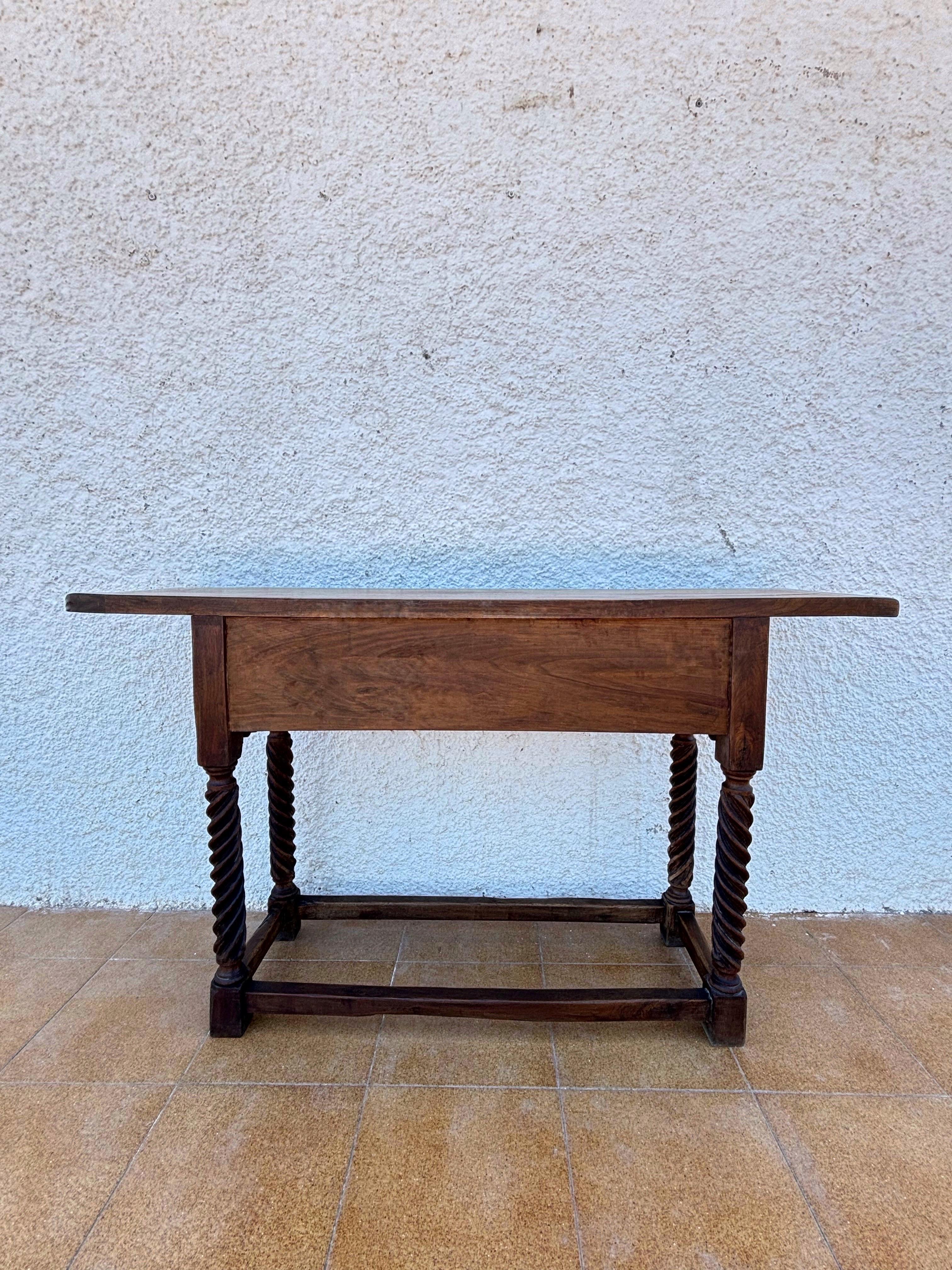Spanish Castilian Console Table With Two Carved Drawers And Turned Legs, 1890s For Sale 1