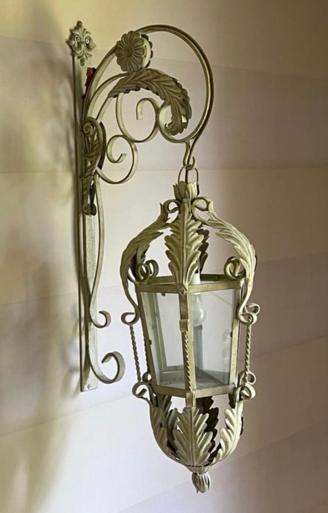 Mid-Century moderno Illuminazione da parete di un castello spagnolo, tutto originale, circa 1950 in vendita