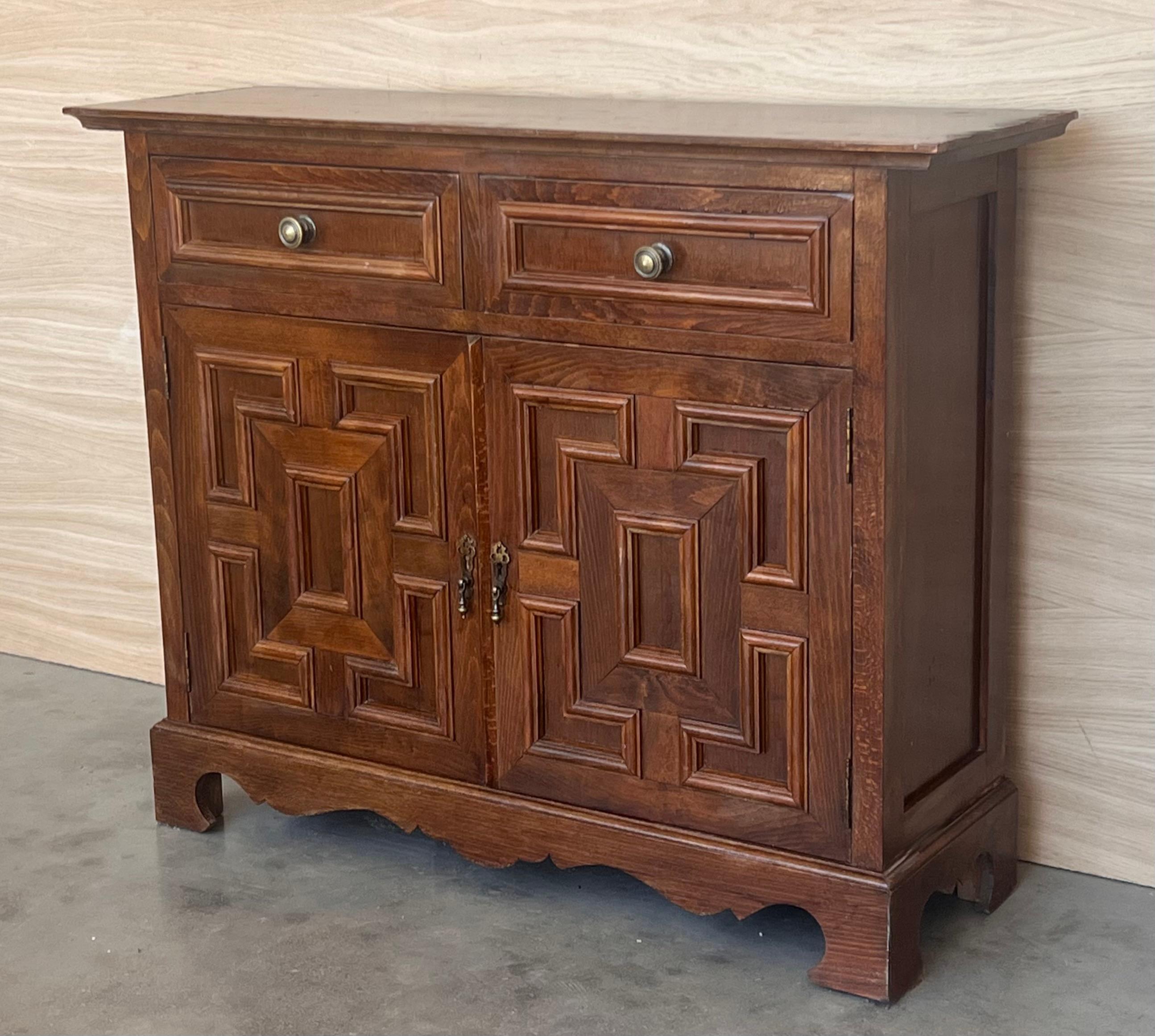 Spanish Catalan Carved Walnut Chest of Drawers, Highboy or Console, 1920s In Good Condition For Sale In Miami, FL