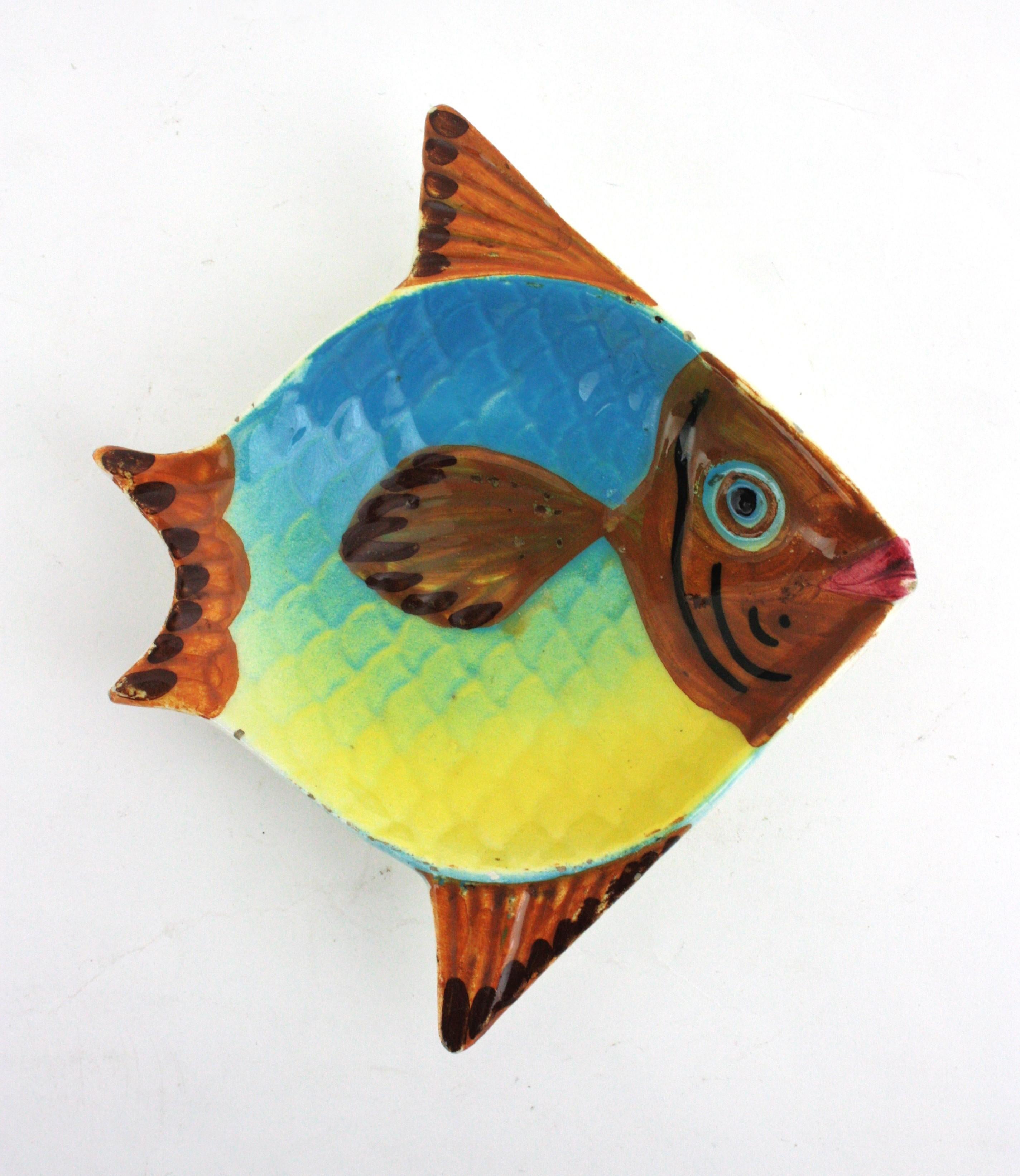 Spanische Keramik-Fischschalen und Rattan-Tablett Snacks Set im Angebot 4