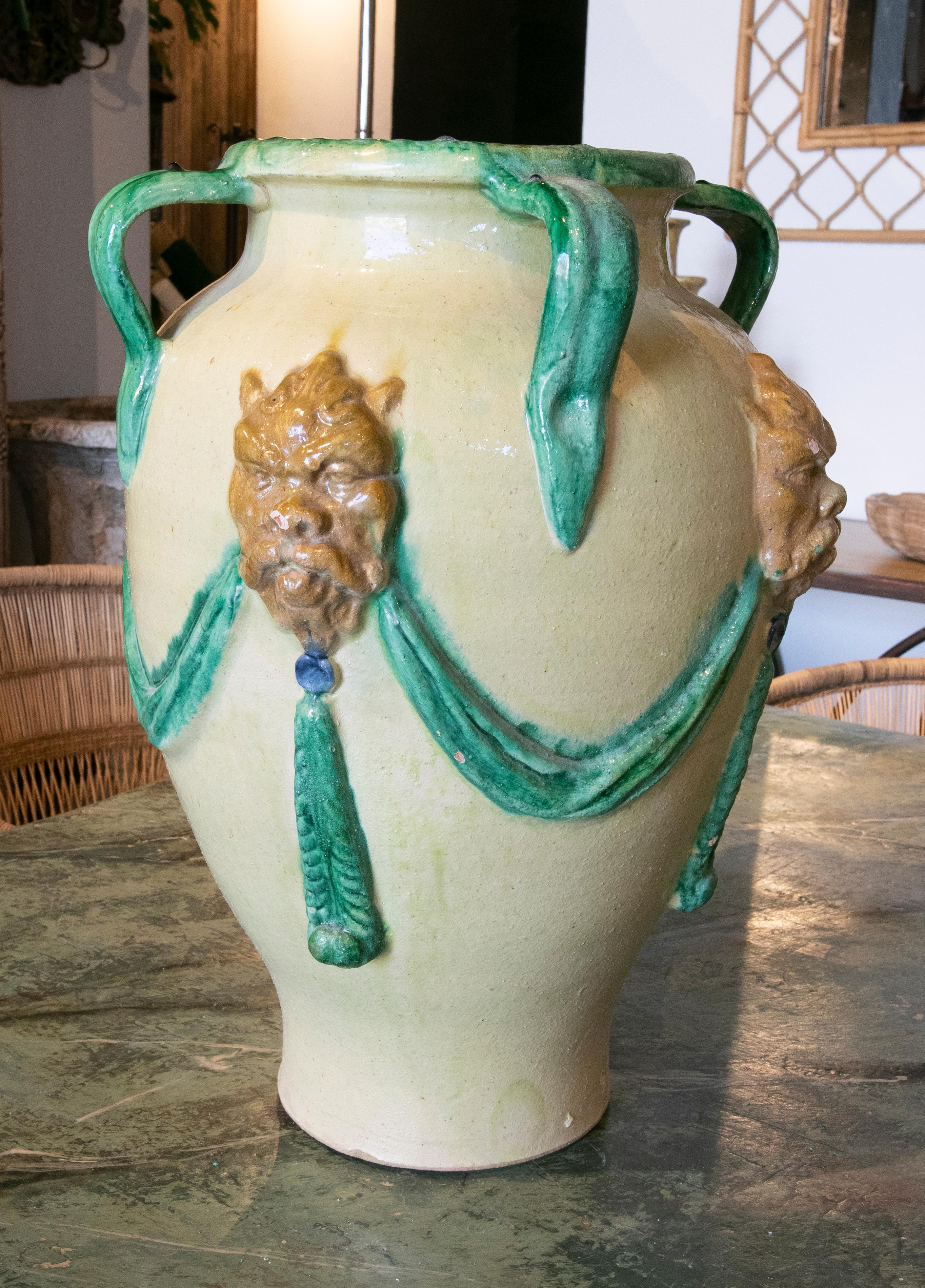 Spanish Ceramic Pottery Glazed with Lions and Painted by Hand In Good Condition For Sale In Marbella, ES