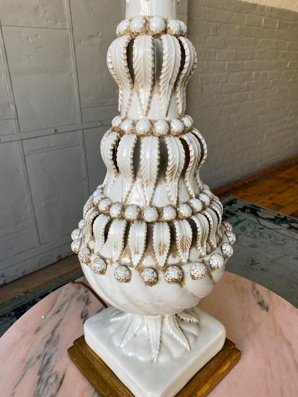 Ornate Spanish Ceramic Table Lamp With Leaf Decorations In Good Condition For Sale In Buchanan, NY