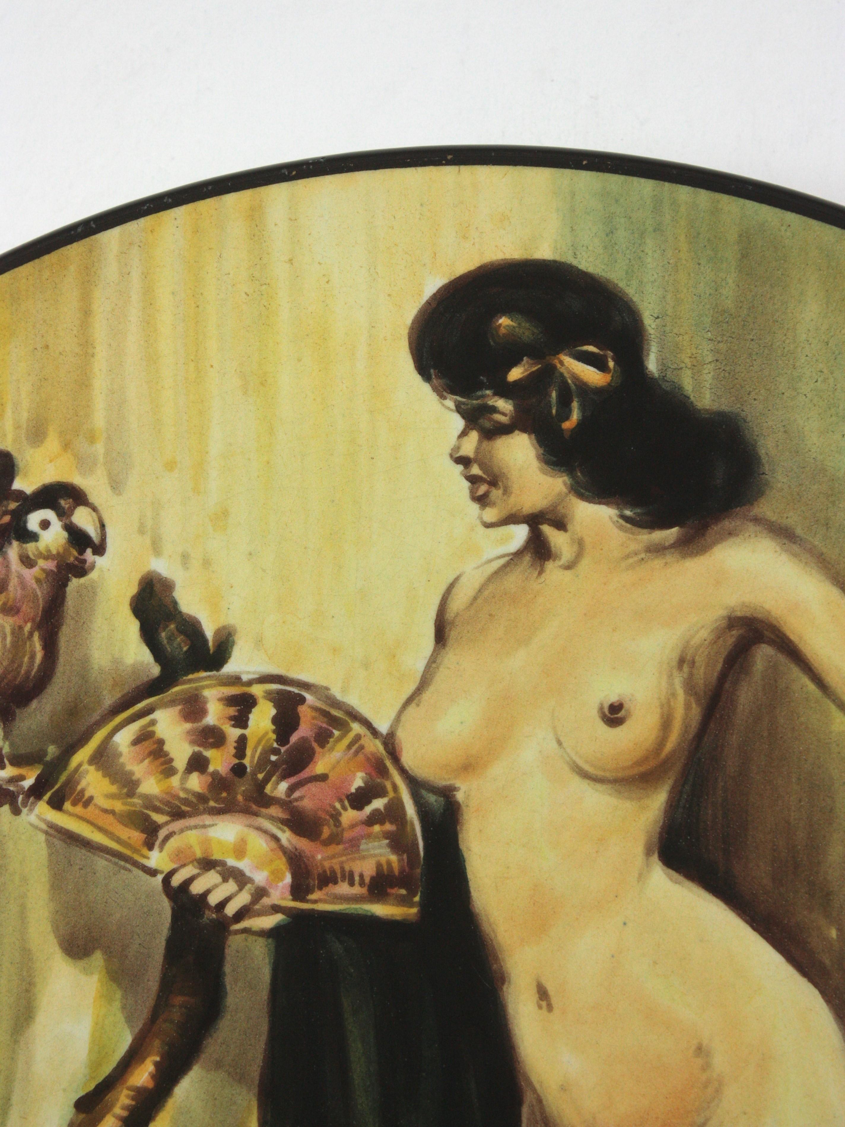Spanischer Wandteller aus Keramik, Gipsy Nude mit Papagei 'Gitana Desnuda', 1950er Jahre (20. Jahrhundert) im Angebot