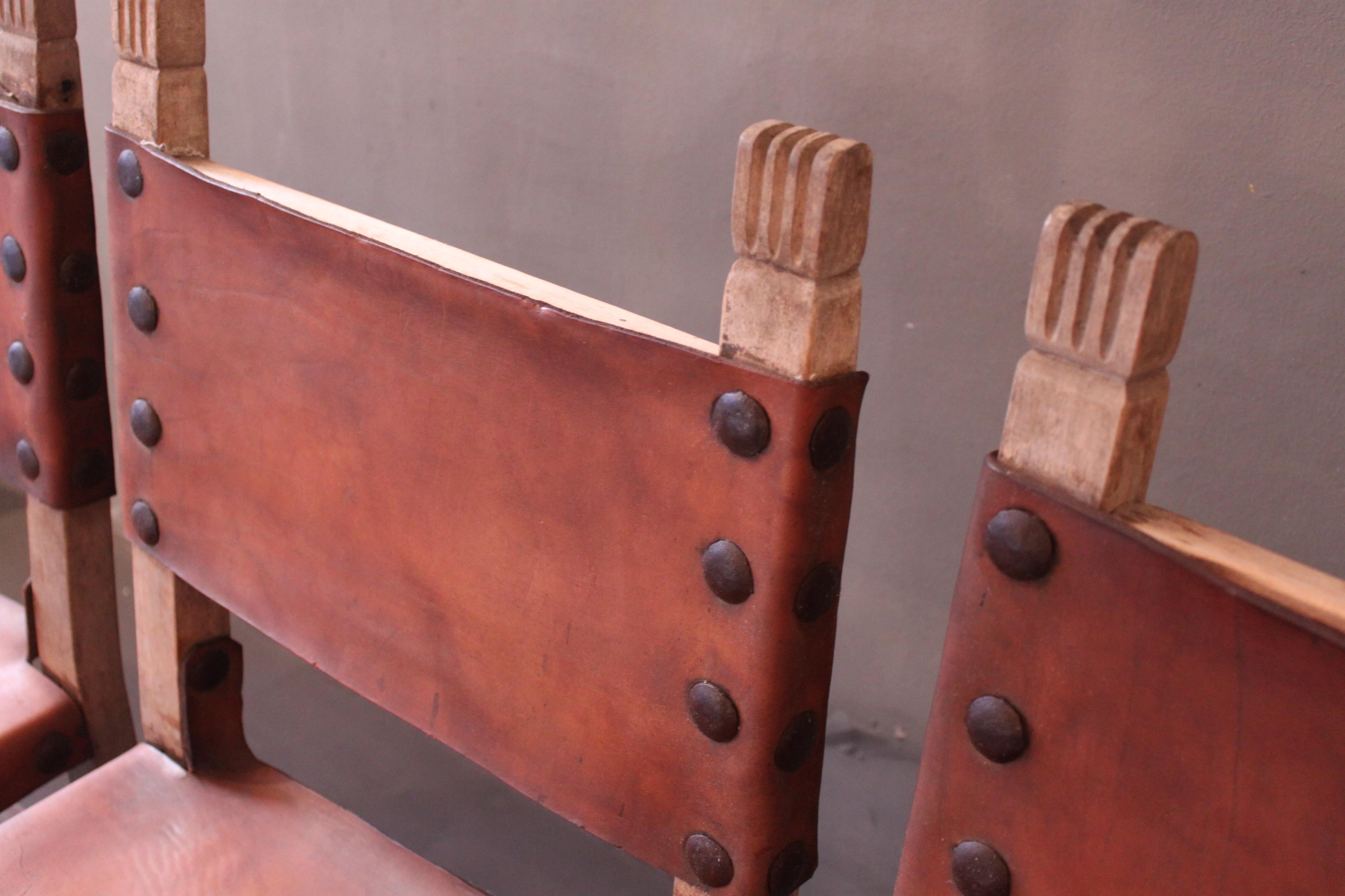 Mid-20th Century Rustic Spanish Dining Room Chairs from a German Hunting Château In Good Condition For Sale In Frankfurt, DE