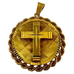 Vintage Spanish “Chapiteau” Cross on Round Pendant in 18kt Yellow Gold 
