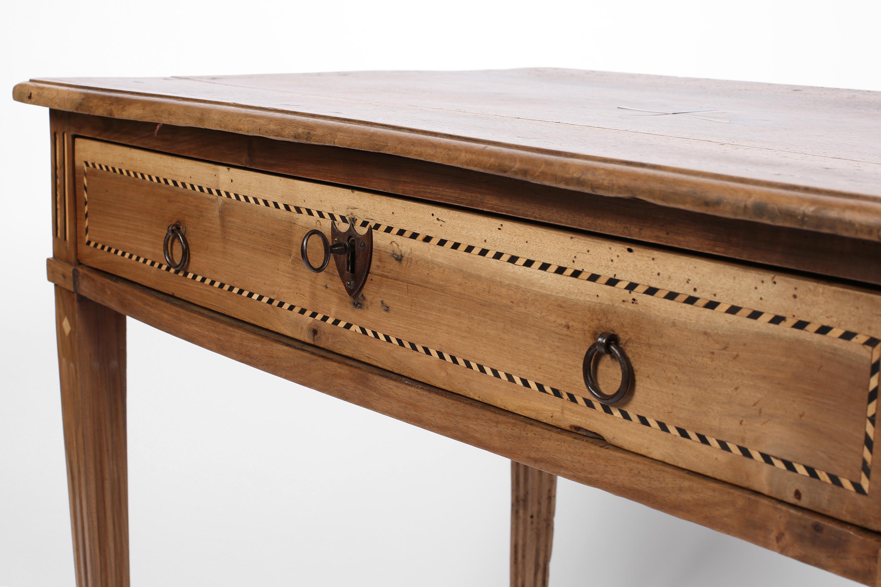 Spanish Charles IV Walnut Marquetry Writing Desk Side Table c. 1790 For Sale 1