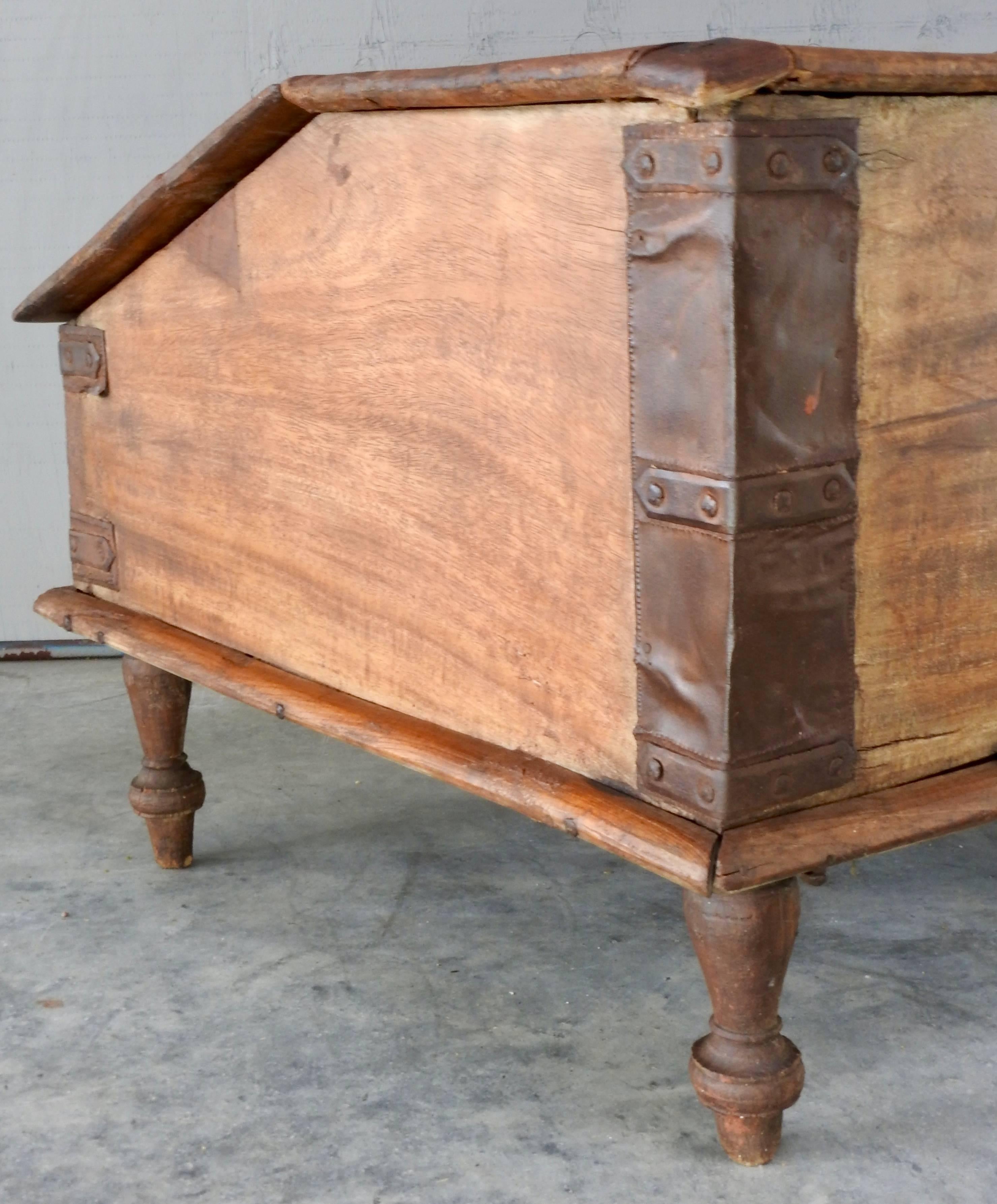 Spanish Childrens Lift Top Writing Desk, 19th Century For Sale 3