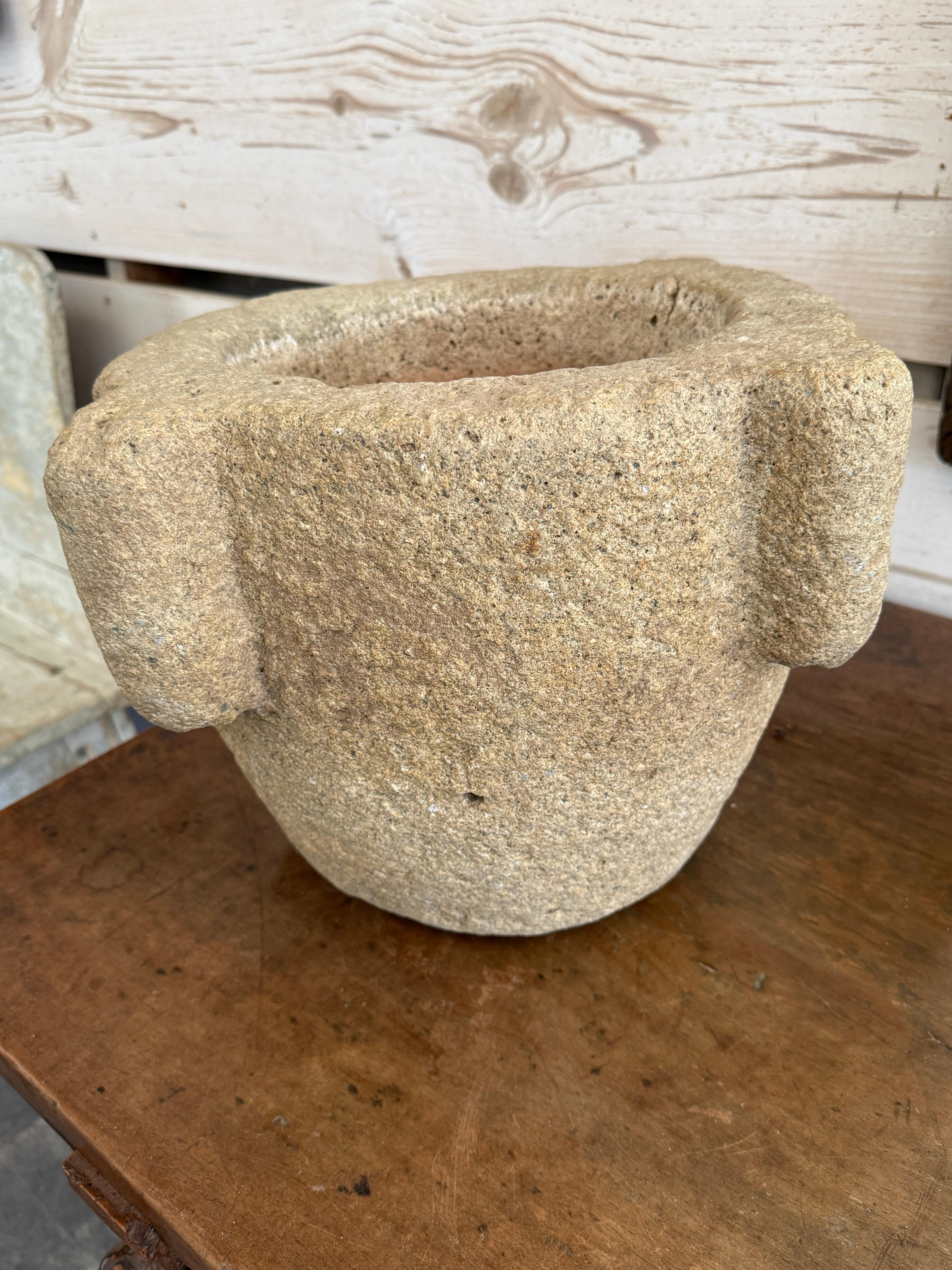 XVIIIe siècle Mortier de pierre en granit espagnol Circa Early 1700s en vente