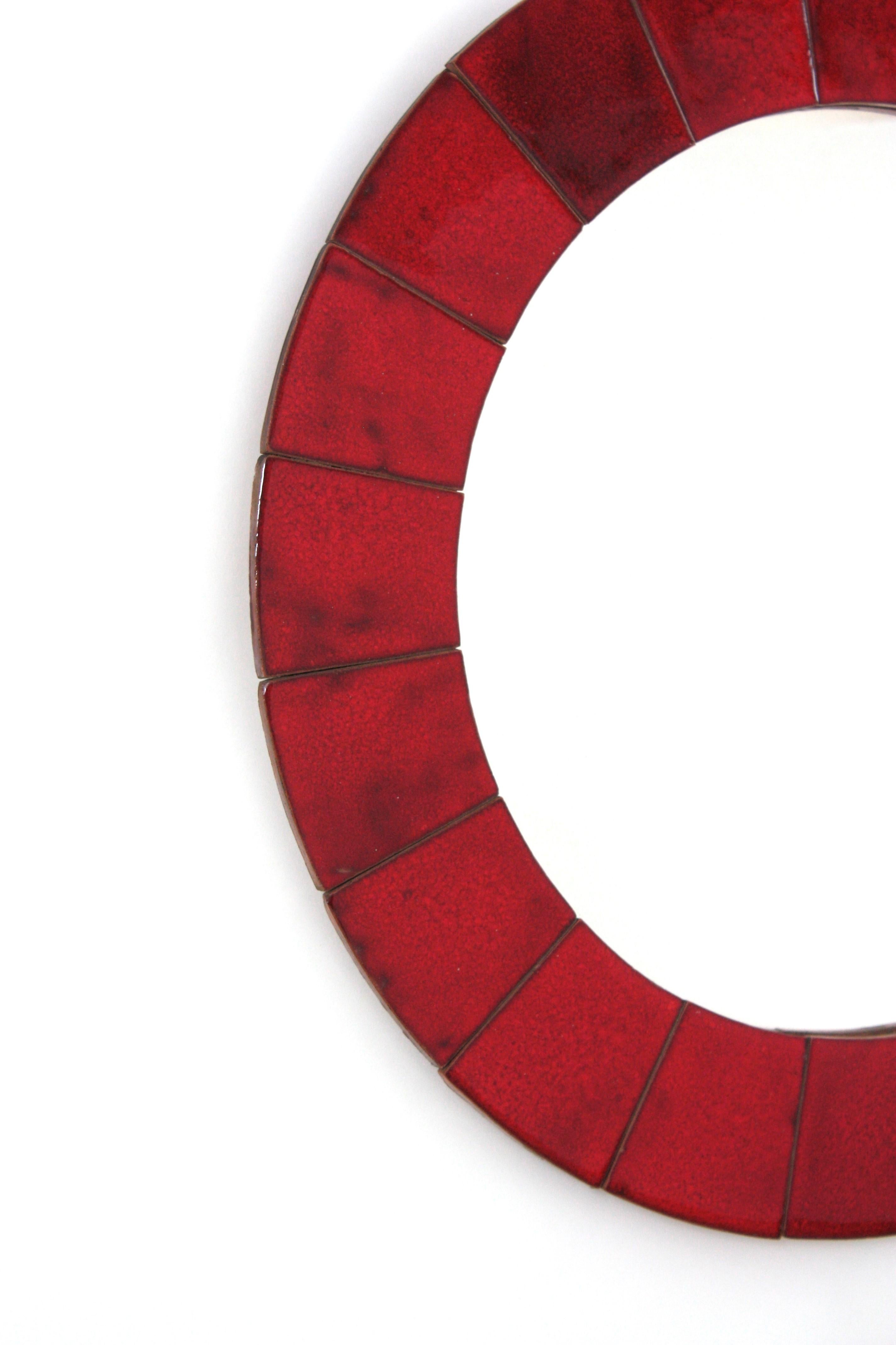 Spanish Circular Wall Mirror in Red Glazed Ceramic, 1960 In Good Condition For Sale In Barcelona, ES