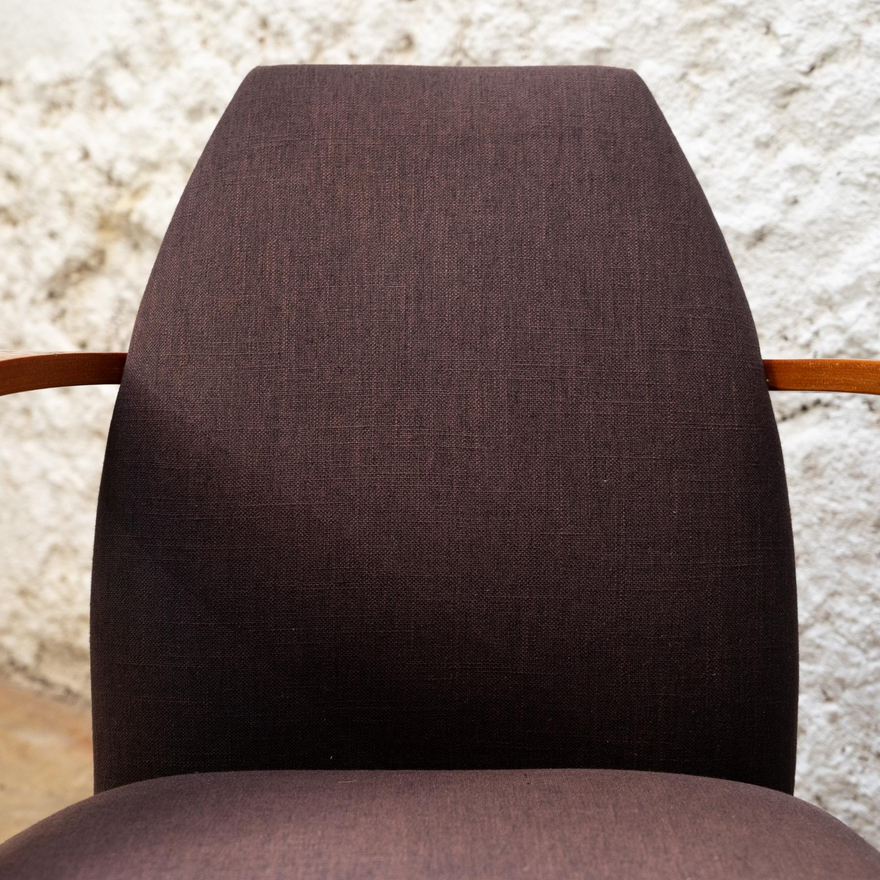 Spanish Club Chair with Plywood Armrests and Original Upholstery, Circa 1980 For Sale 8