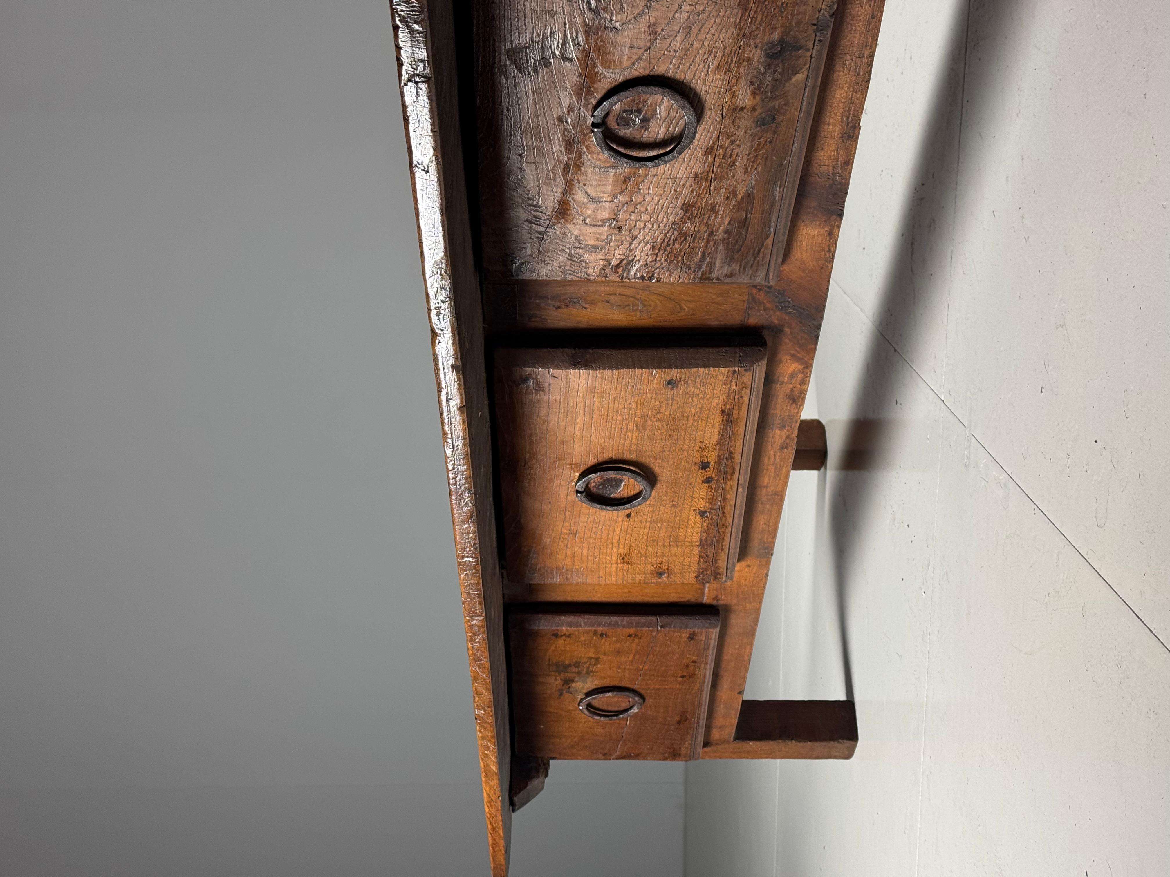 Spanish coffee table, 19th century For Sale 6
