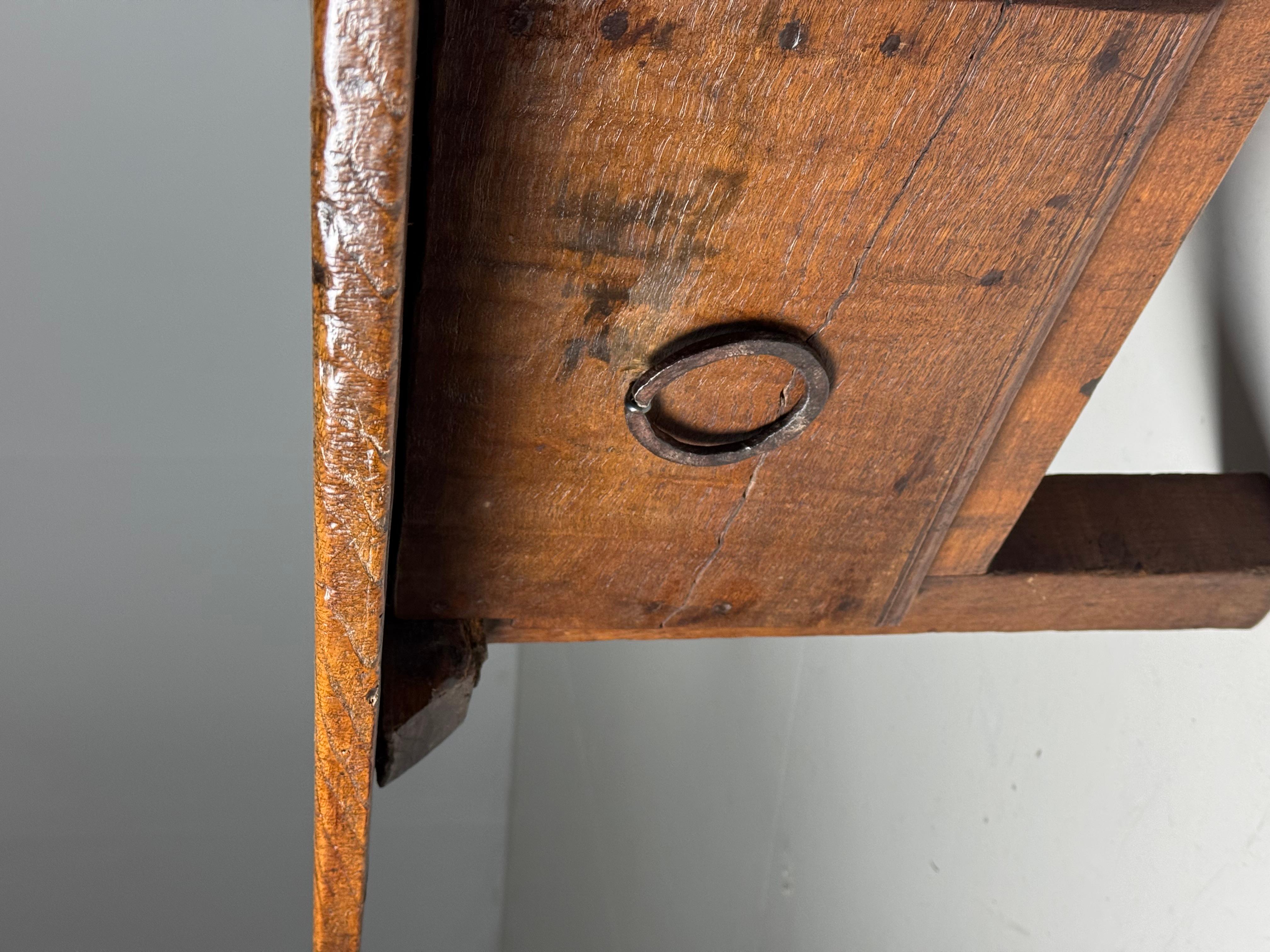 Spanish coffee table, 19th century For Sale 7