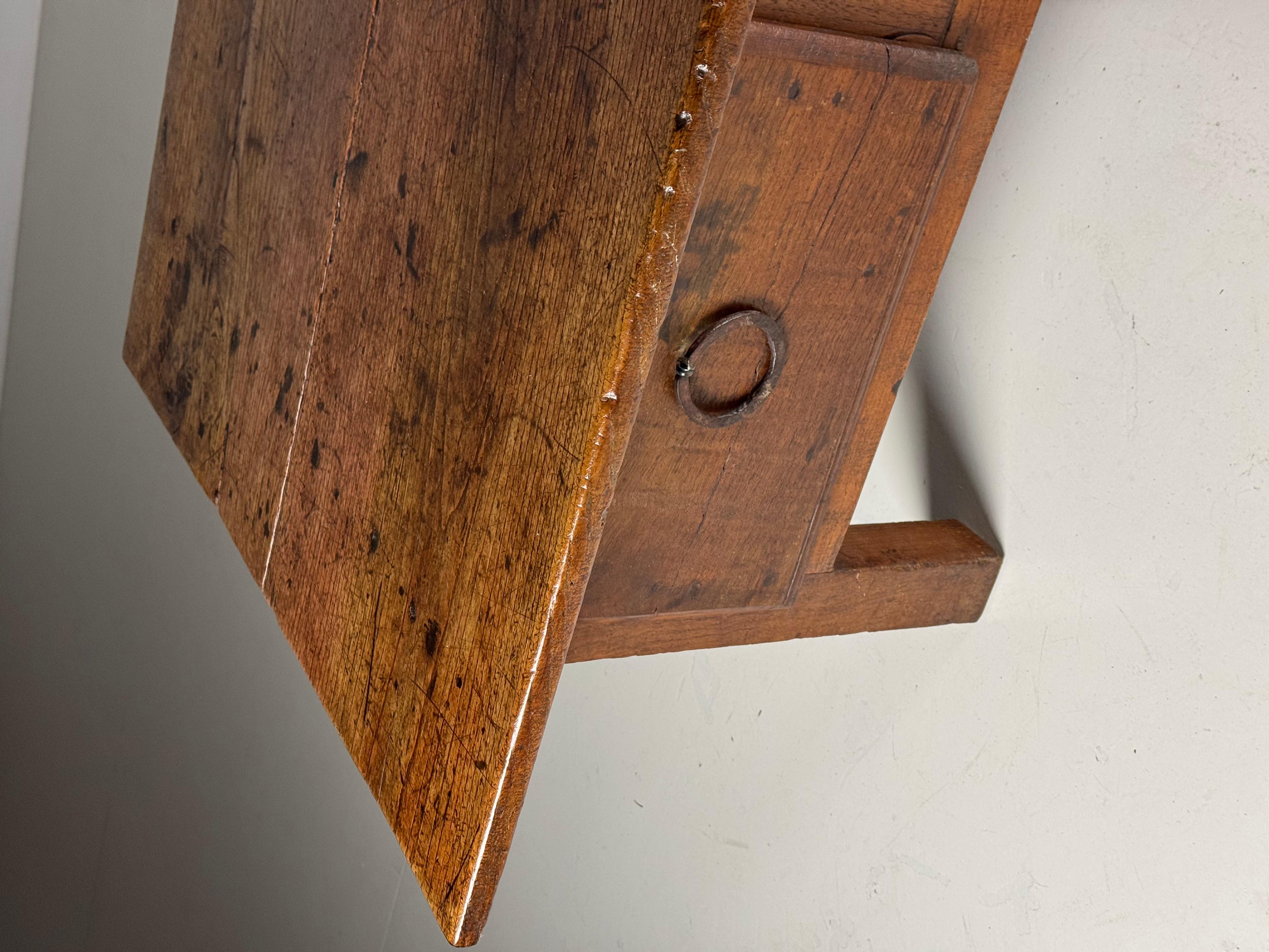 Spanish coffee table, 19th century For Sale 11