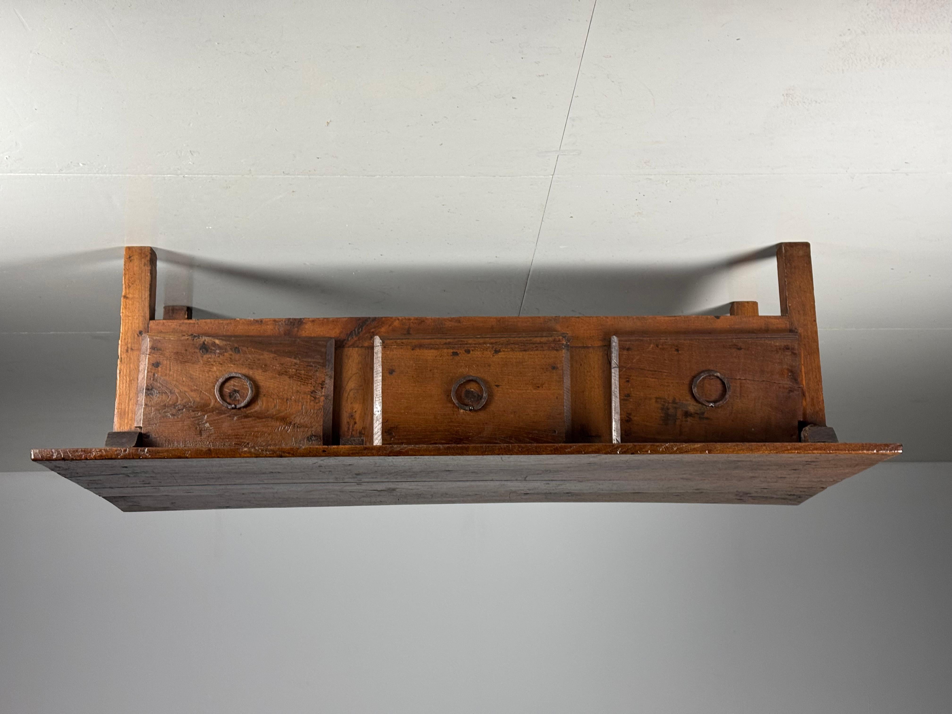 Spanish coffee table, 19th century For Sale 12