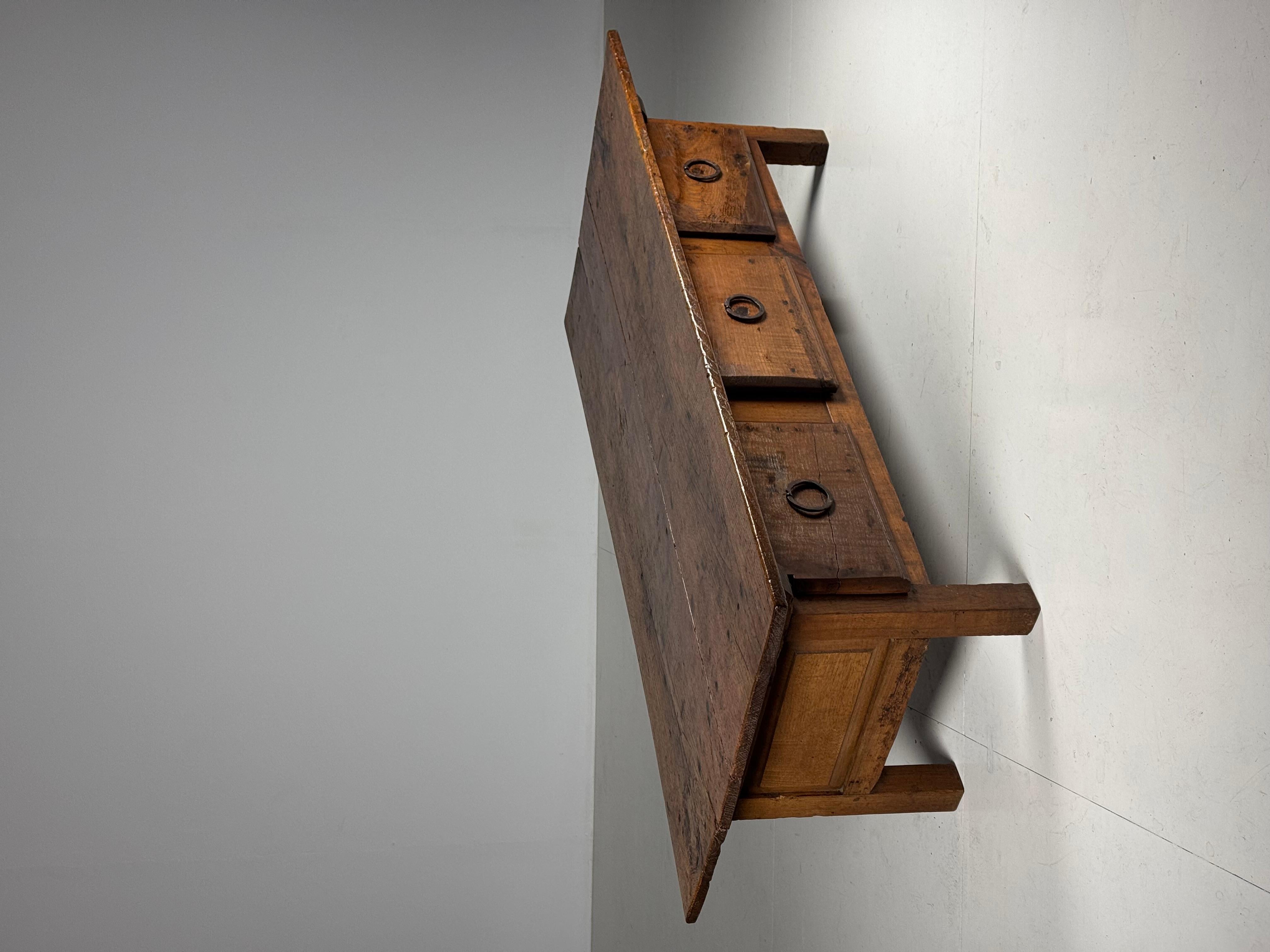 Spanish coffee table, 19th century For Sale 14