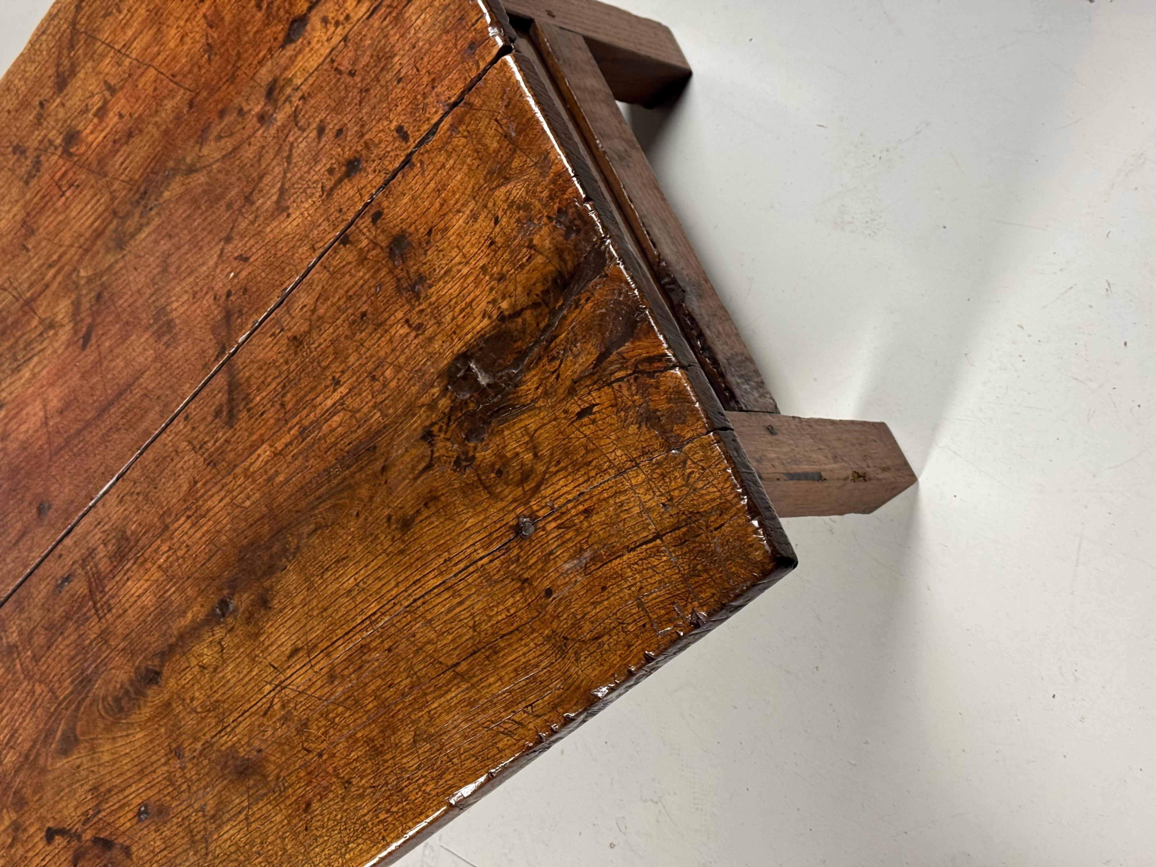 Spanish coffee table, 19th century For Sale 1